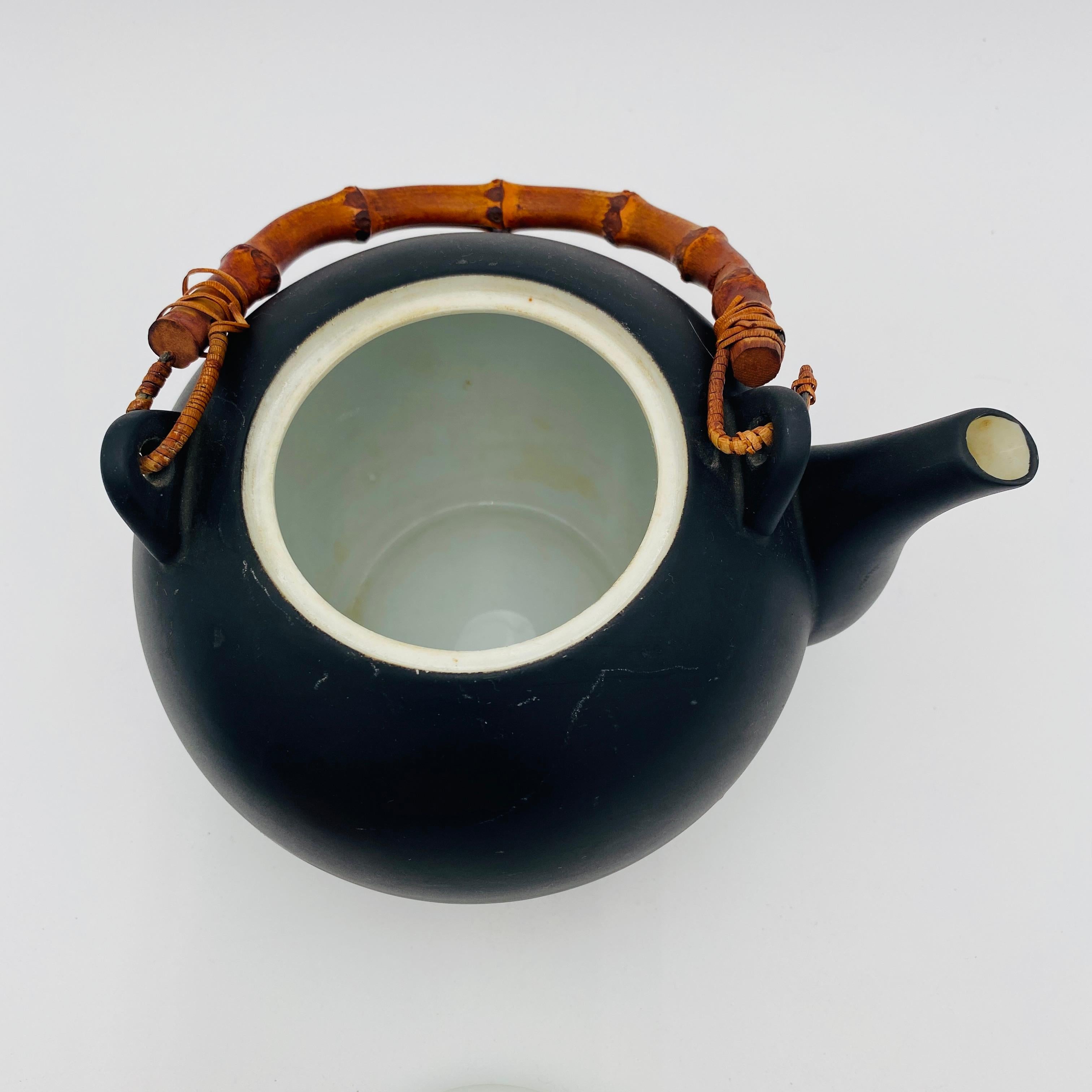 Tetera de porcelana, crema y azúcar de Lagardo Tackett para Freeman Lederman en venta 1