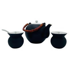 Teiera, crema e zucchero in porcellana di Lagardo Tackett per Freeman Lederman