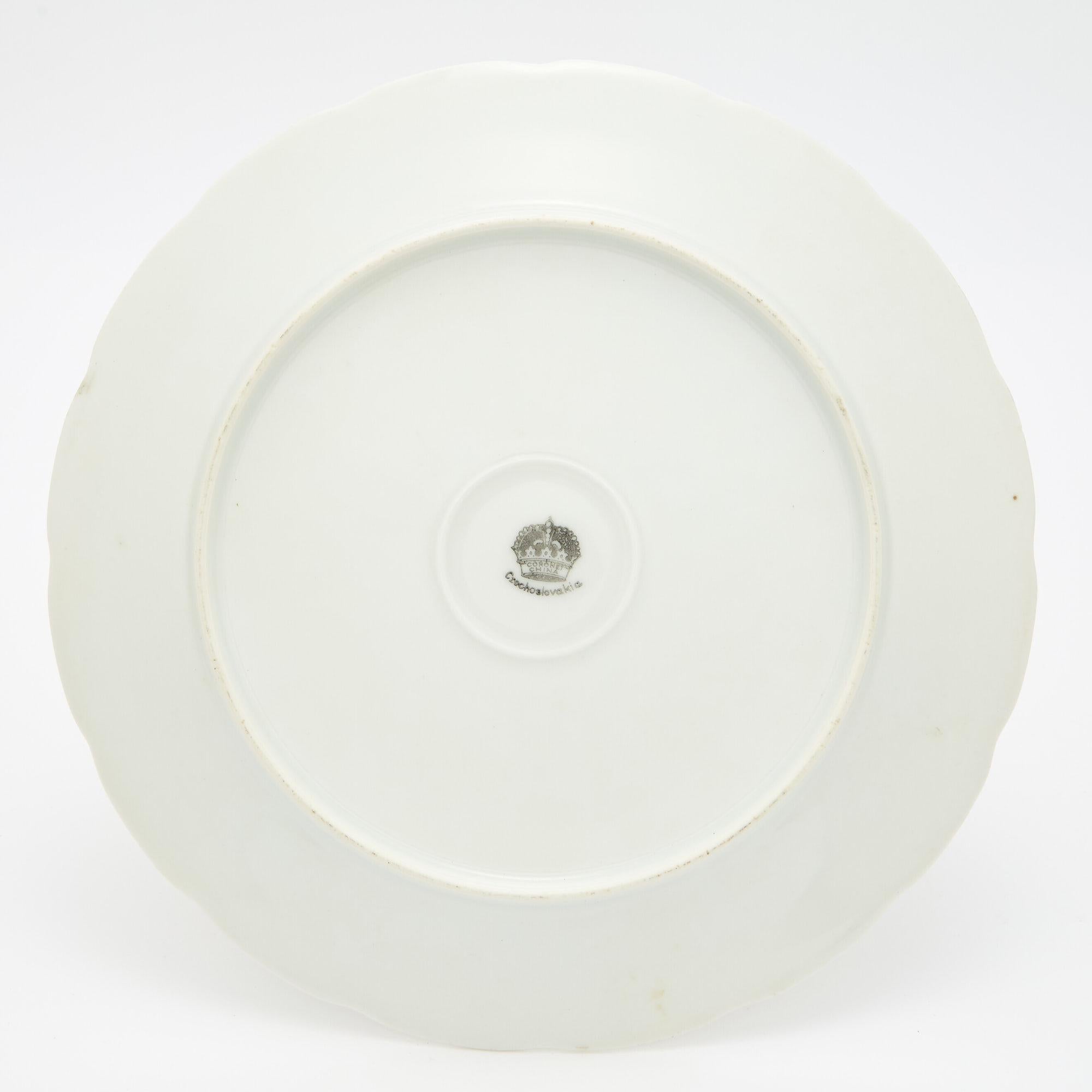 Porcelain Transfer Decorate / Gilt  Dinner Service Plate For 11 People For Sale 3