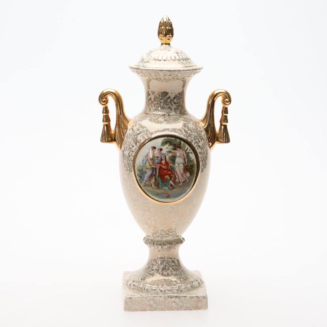 Urne en porcelaine Grand vase Empire England Classical Scene and Gold Gilt Handles en vente 1