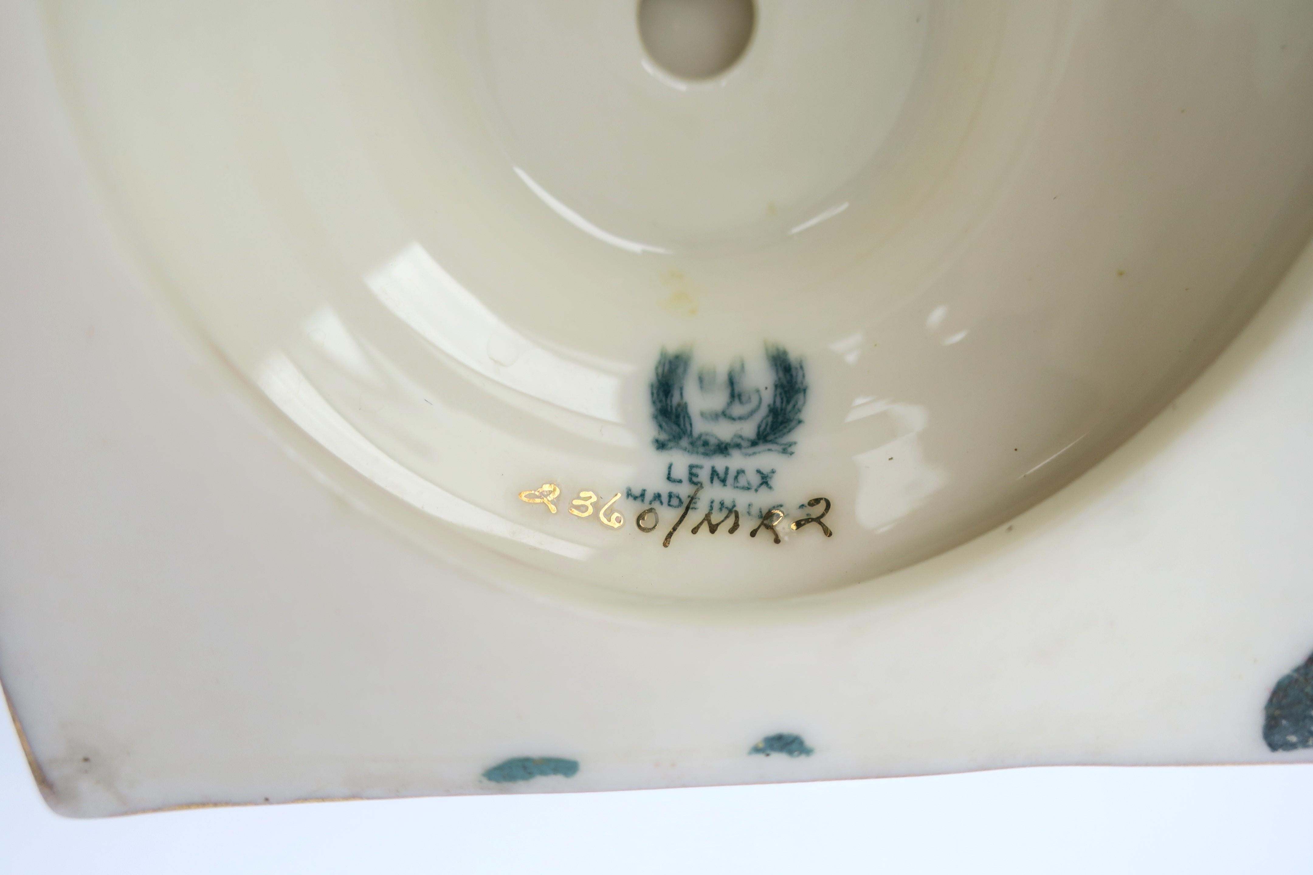 Porcelain Urns, Pair 6