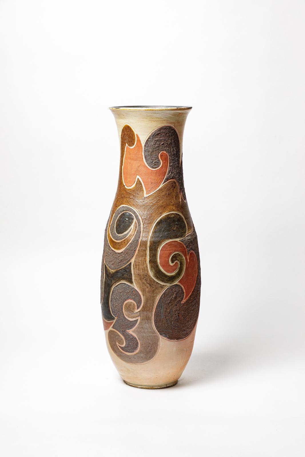 Porzellanvase von Georges Martin.
Künstlermonogramm auf dem Sockel. CIRCA 1970-1980.
H : 22,8 x 7,8 Zoll.
