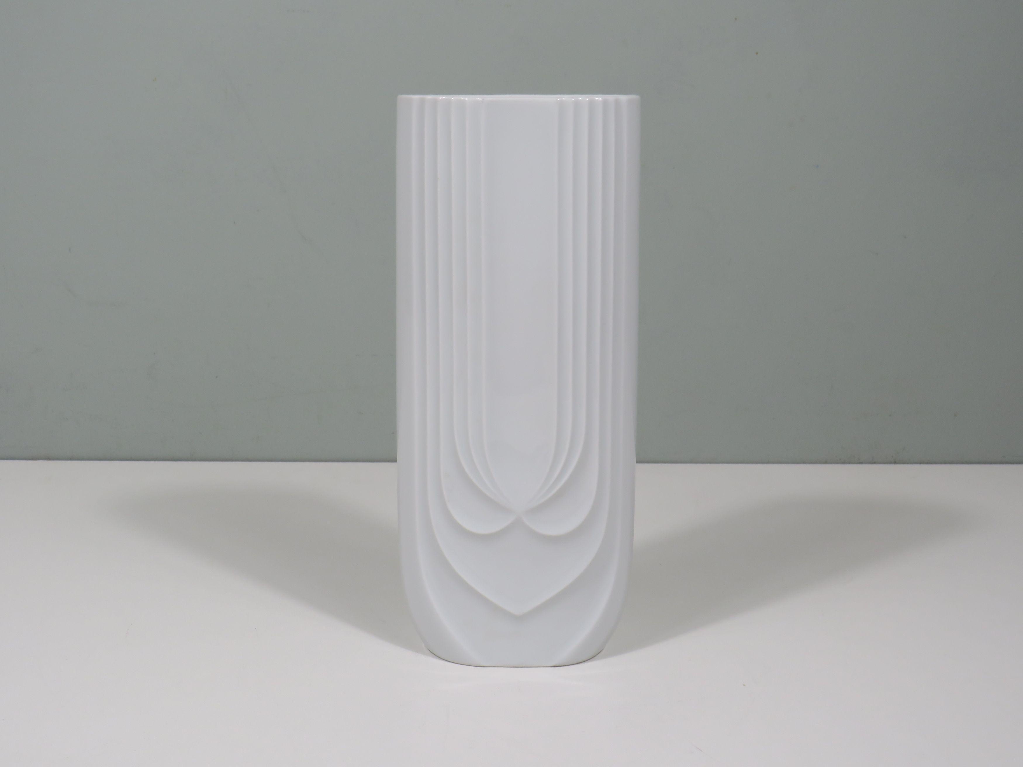 Porzellanvase von Hutschenreuther, Deutschland, 1970er Jahre (Moderne der Mitte des Jahrhunderts) im Angebot