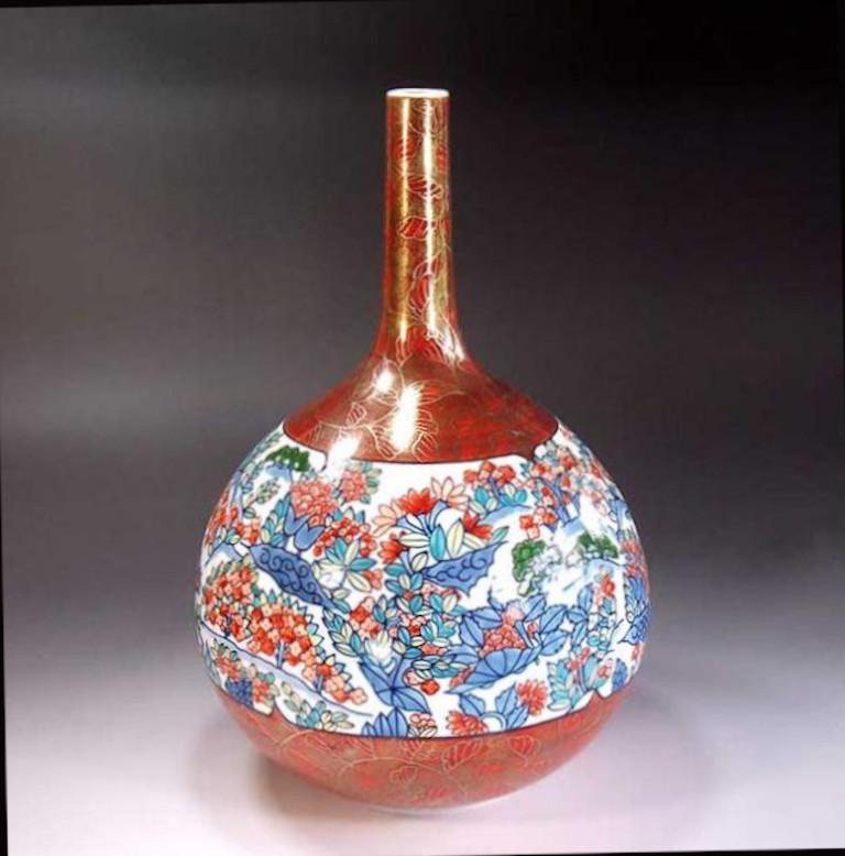 Porcelain Vase by Japanese Master Artist In New Condition For Sale In Takarazuka, JP