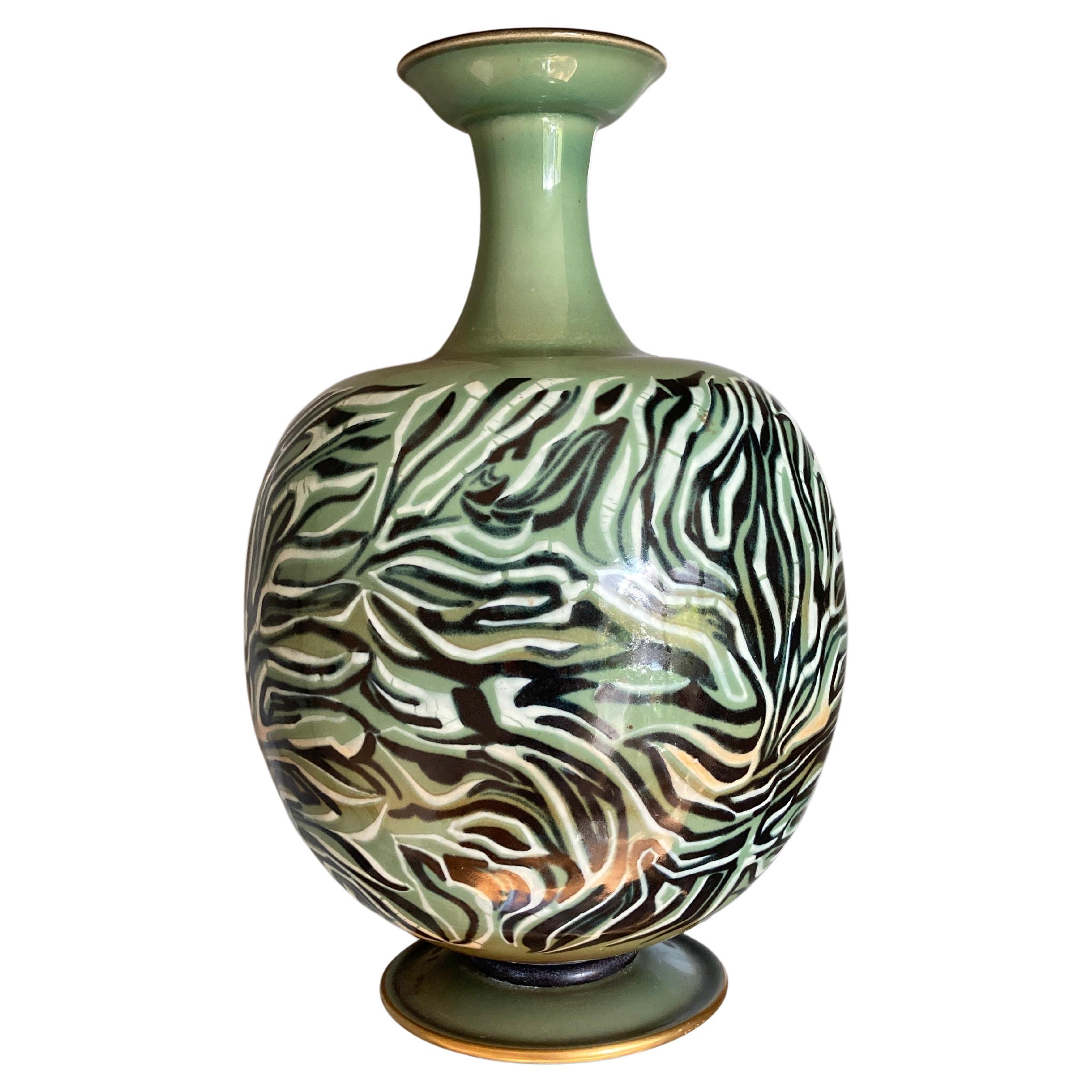 Vase en porcelaine de la Manufacture Nationale de Sèvres
