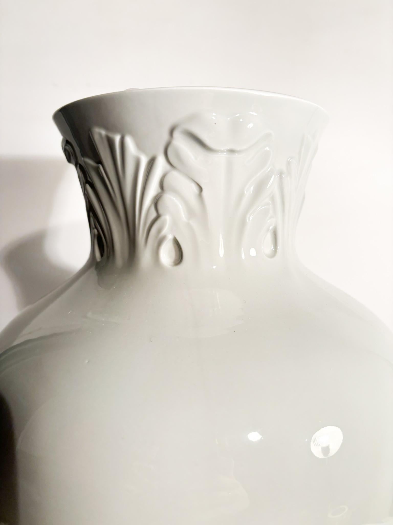 Porzellanvase von Richard Ginori Gray 'Manifattura 1946' aus den 1990er Jahren (Italienisch) im Angebot