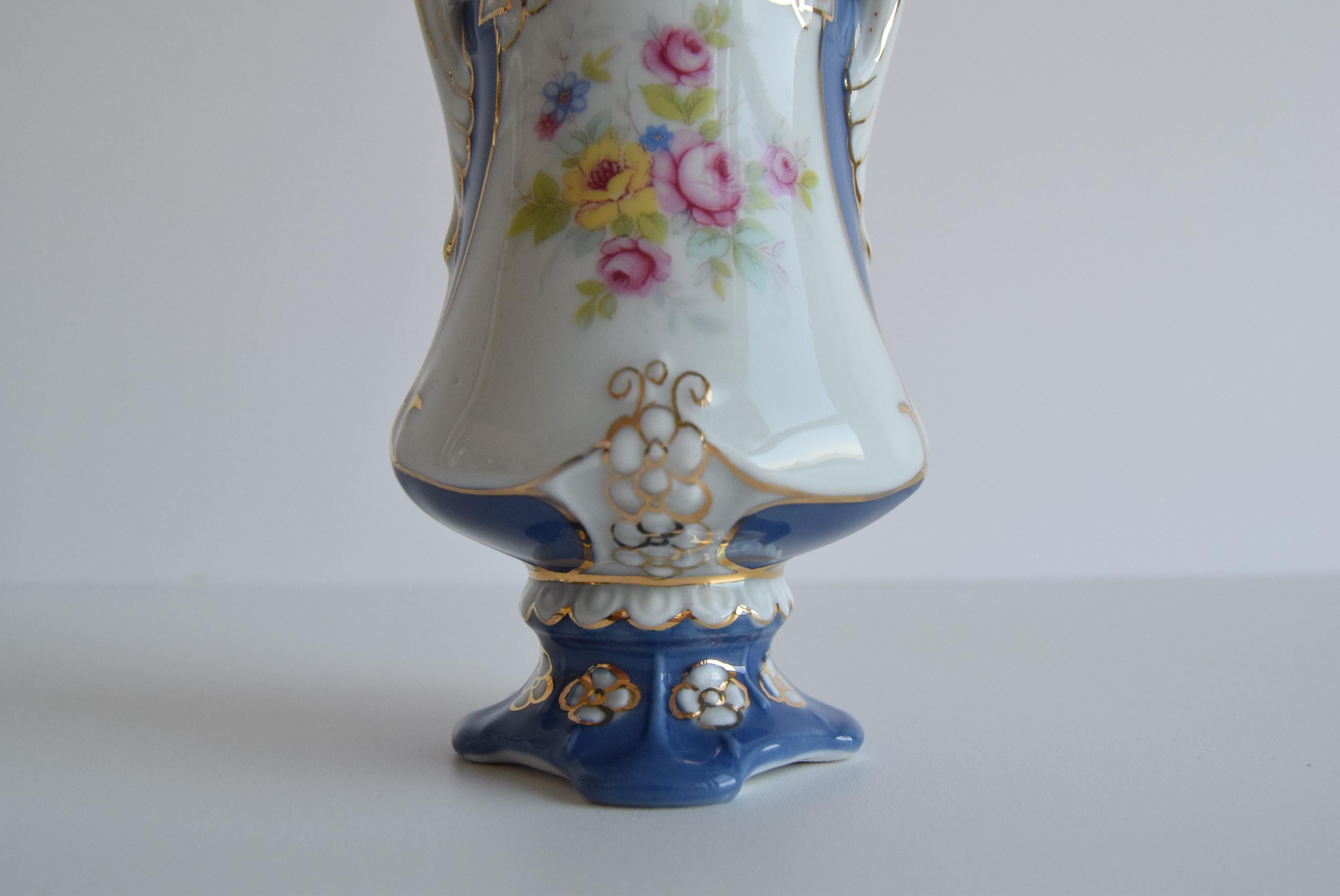 Metà XX secolo Vaso in porcellana di Royal Dux, anni '60. in vendita