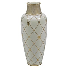 Vase en porcelaine de Svres