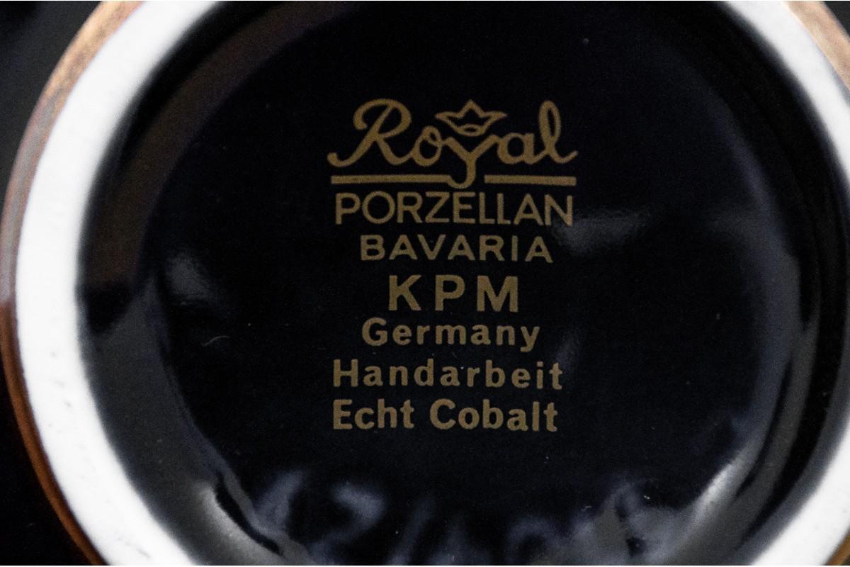 KPM Bavaria Porzellanvase. 
Porzellanvase von KPM Bavaria. 
Maße: Höhe 21 cm / Durchmesser 9::5 cm
Sehr guter Zustand. Kein Schaden 





 
