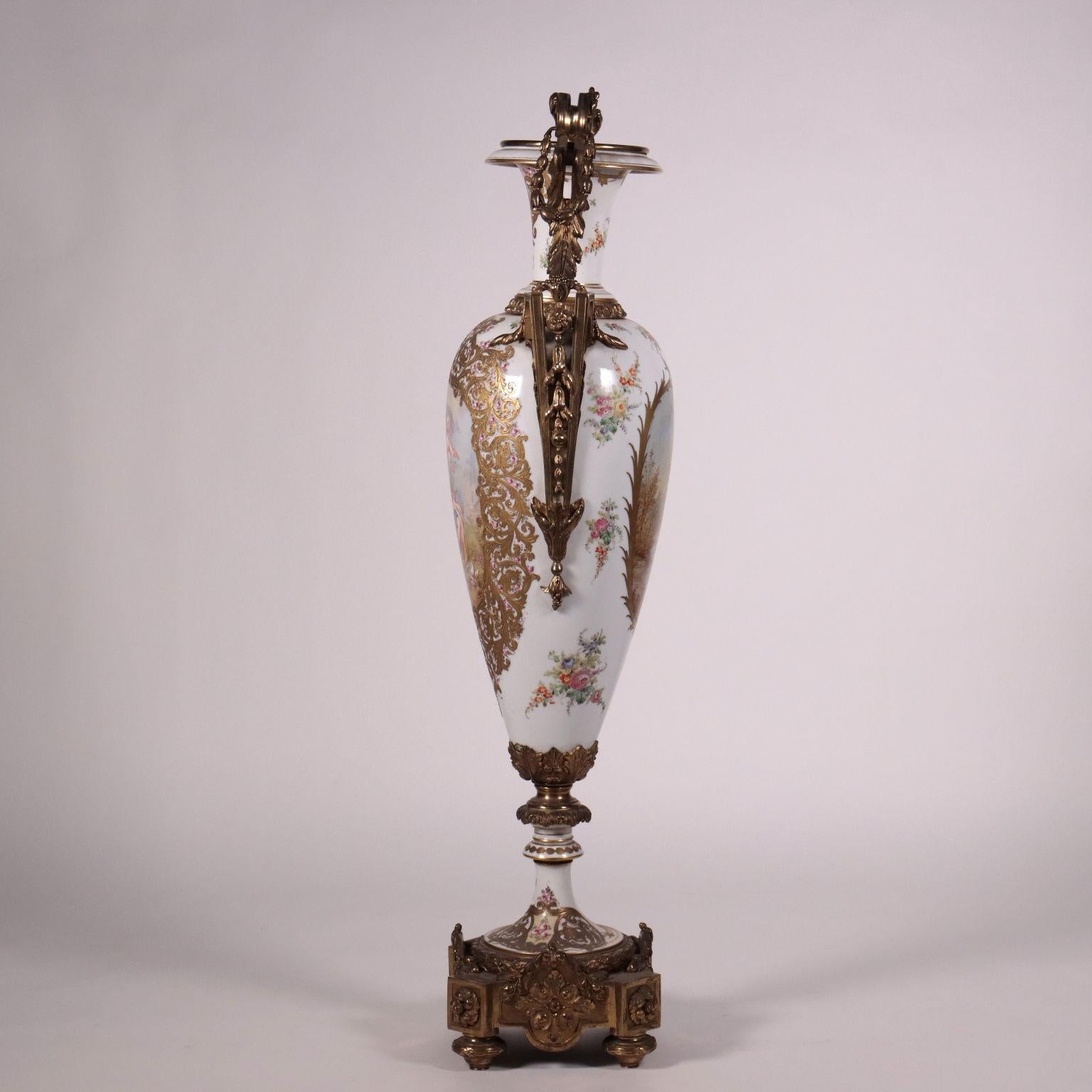 Porcelain Vase Gilded Bronze, Paris, France, Late '800 9