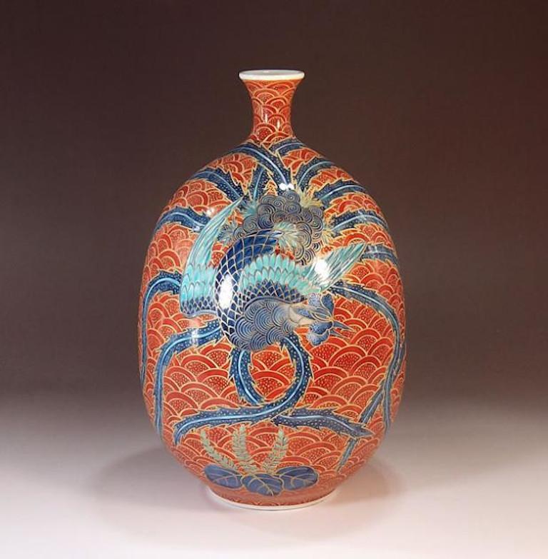 Porcelain Vase in Gold Red Blue by Japanese Contemporary Master Artist In New Condition For Sale In Takarazuka, JP