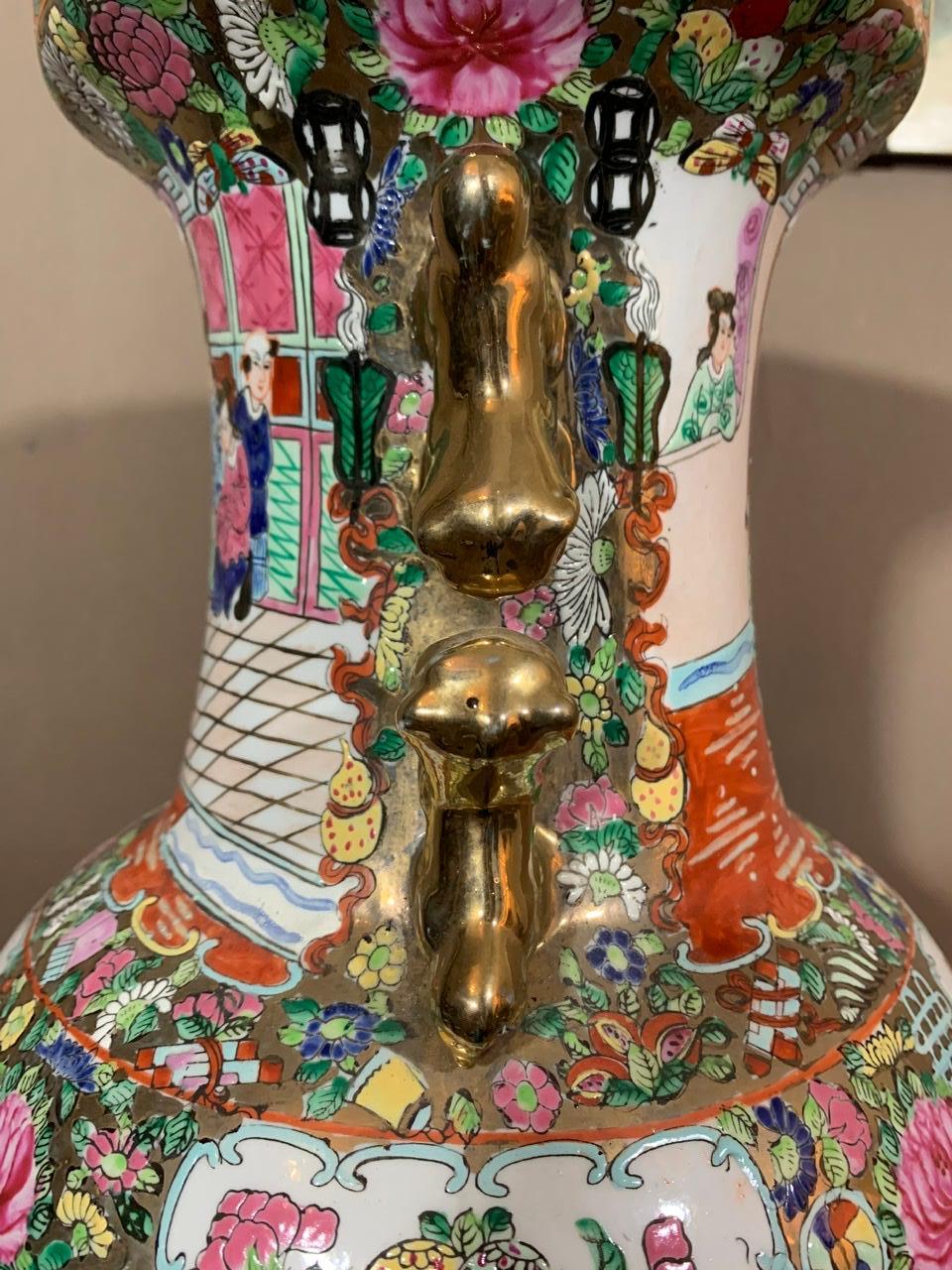 Vase en porcelaine de Canton Début du 20e siècle 7