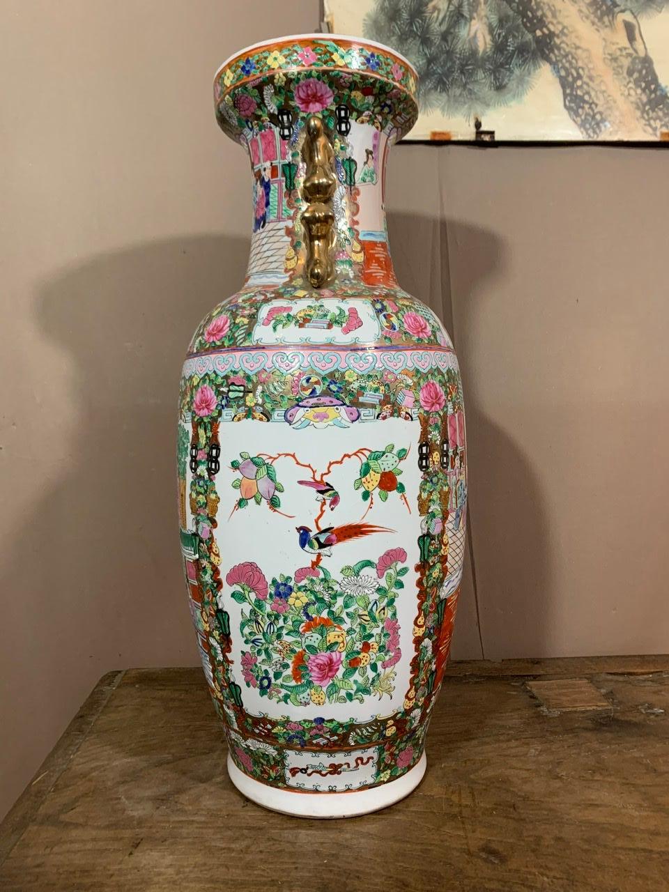Chinois Vase en porcelaine de Canton Début du 20e siècle