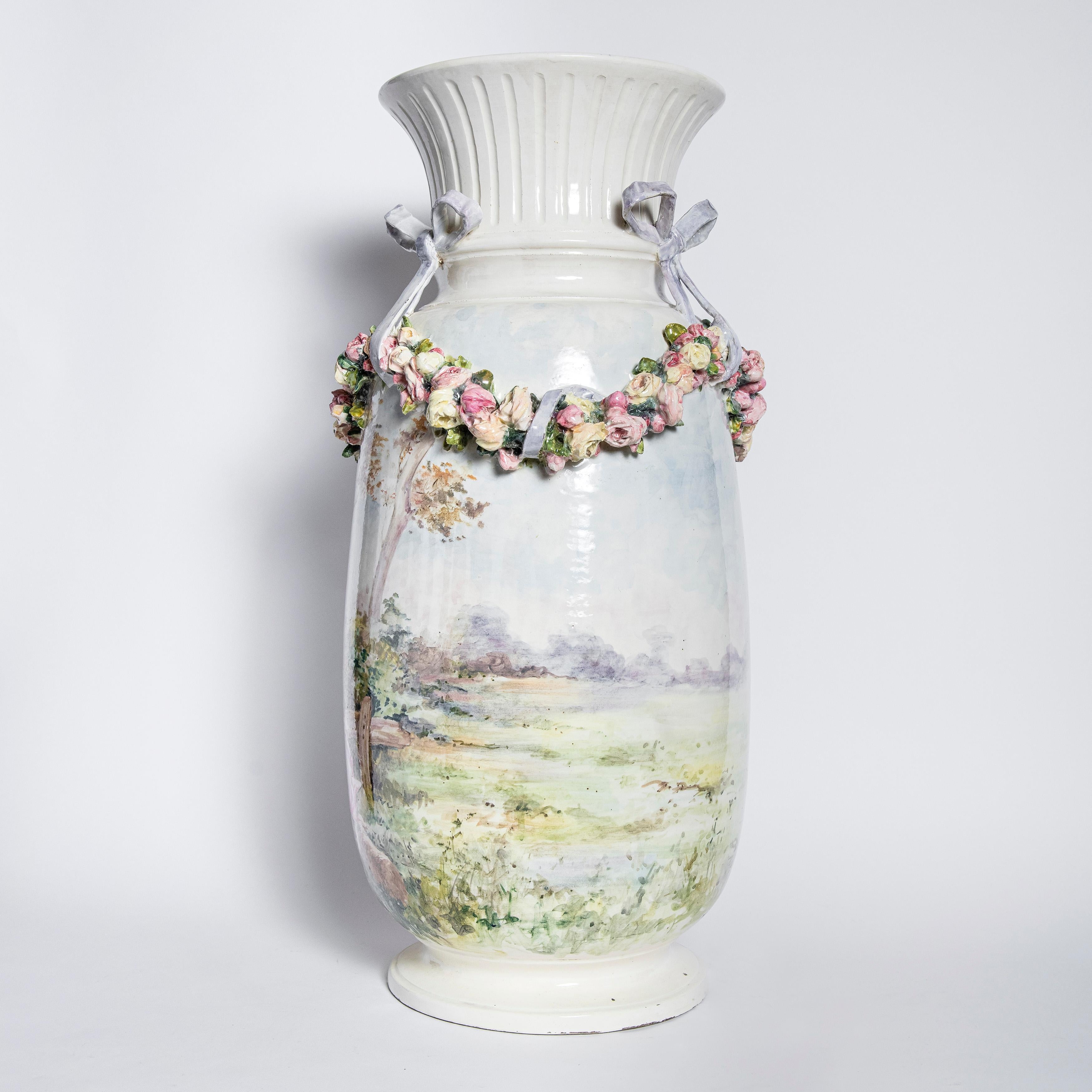 Vase aus Porzellan. Rokoko-Stil, Frankreich, Ende 19. Jahrhundert.