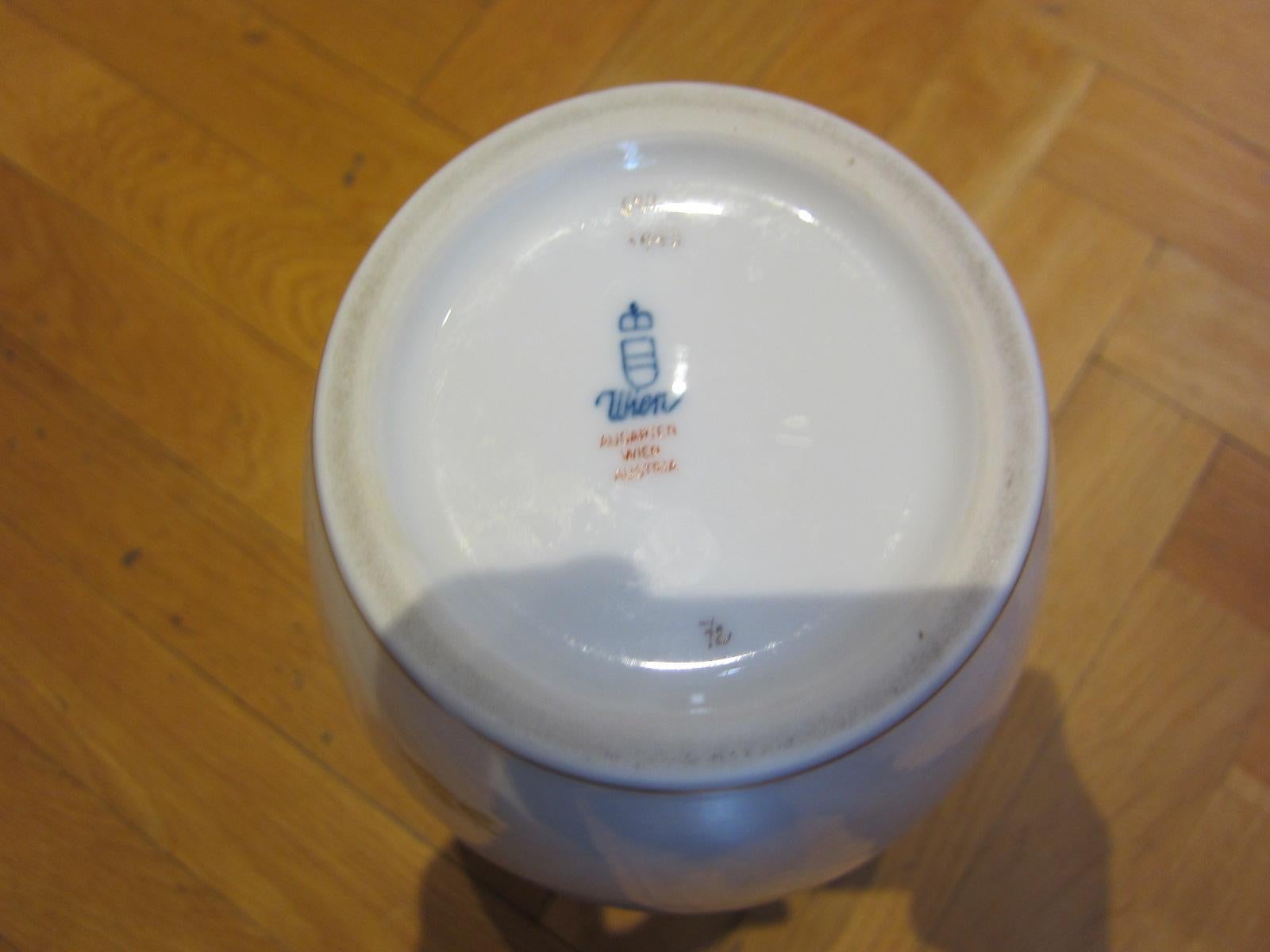 Porcelain vase royal Vienna , XL, about 1950
Hand painted, excellent condition