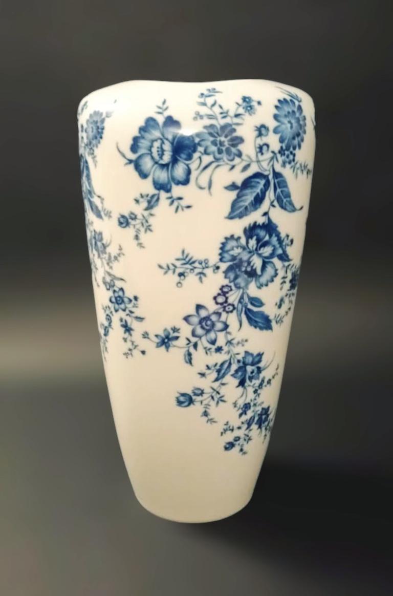 Vintage porcelain vase with blue flower motif / Made by Krautheim in Germany, circa 1940s
Measures: height 24.5 inches, width 12.5 inches, depth 10 inches
1 available in stock in Italy
Order reference #: FABIOLTD F261