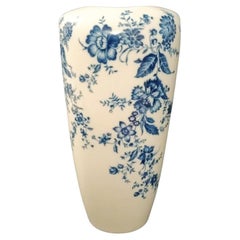 Vase en porcelaine avec fleurs bleues de Krautheim