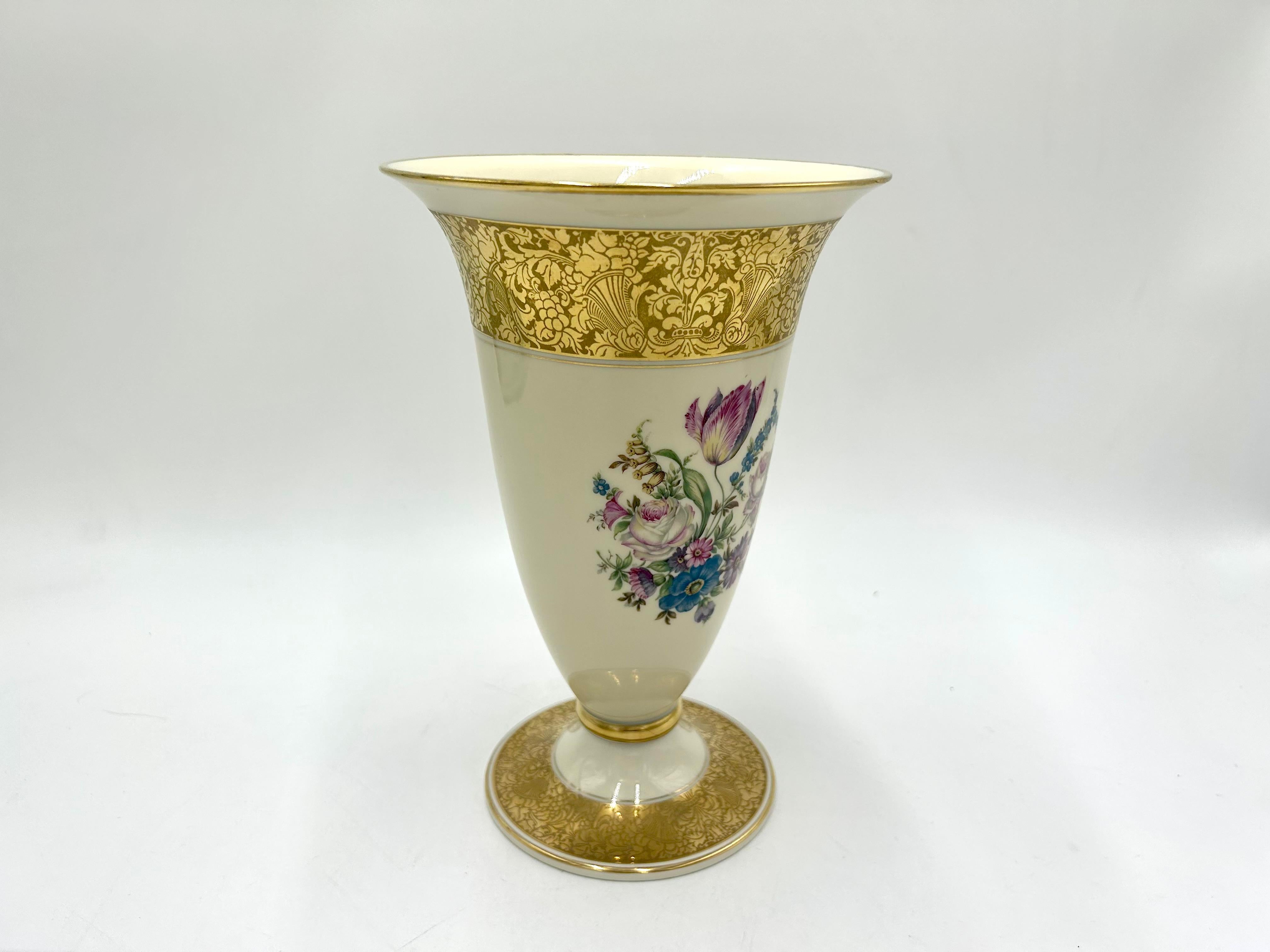 Porzellanvase mit vergoldeterBrabanter Vergoldung, Rosenthal Bahnhof Selb, Deutschland, 1940er Jahre im Zustand „Gut“ in Chorzów, PL