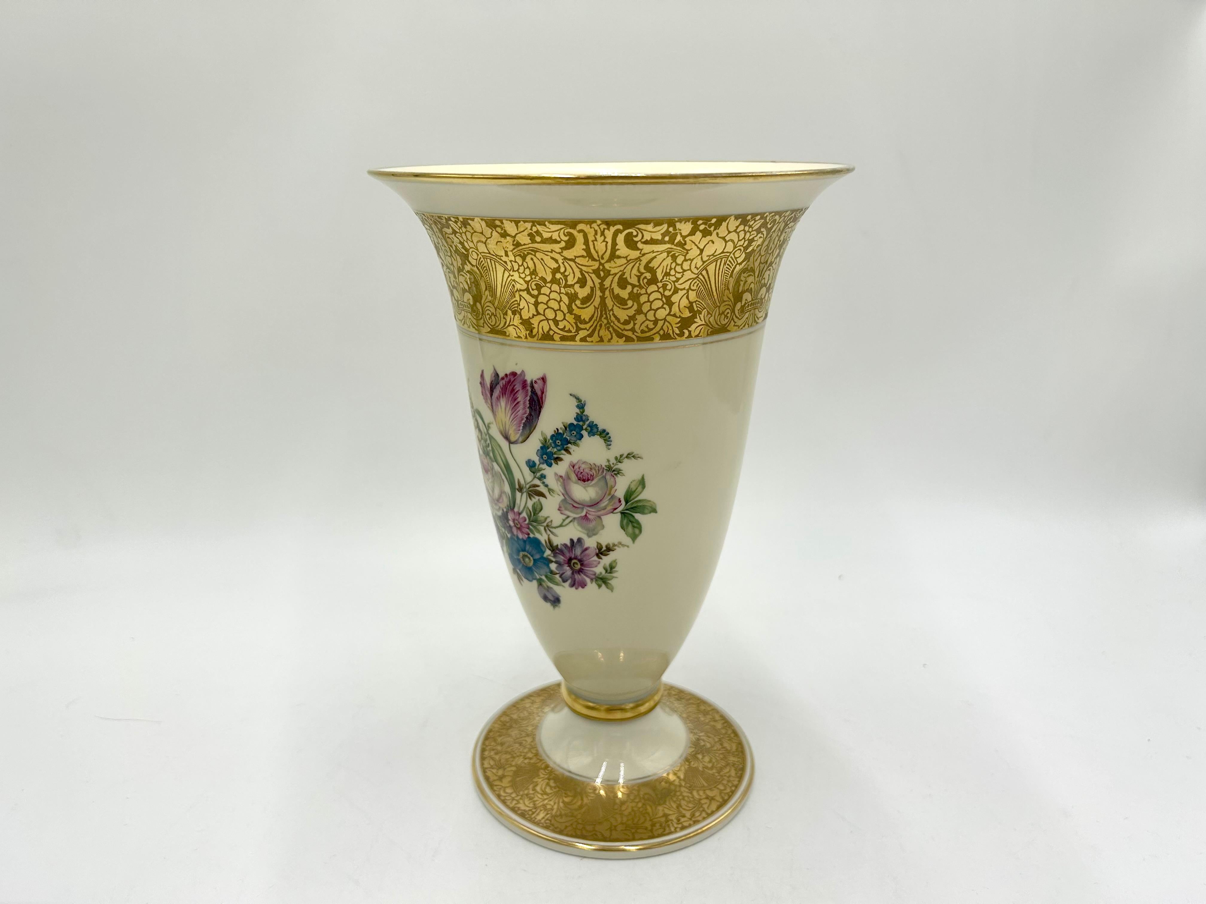 Porzellanvase mit vergoldeterBrabanter Vergoldung, Rosenthal Bahnhof Selb, Deutschland, 1940er Jahre (Mitte des 20. Jahrhunderts)