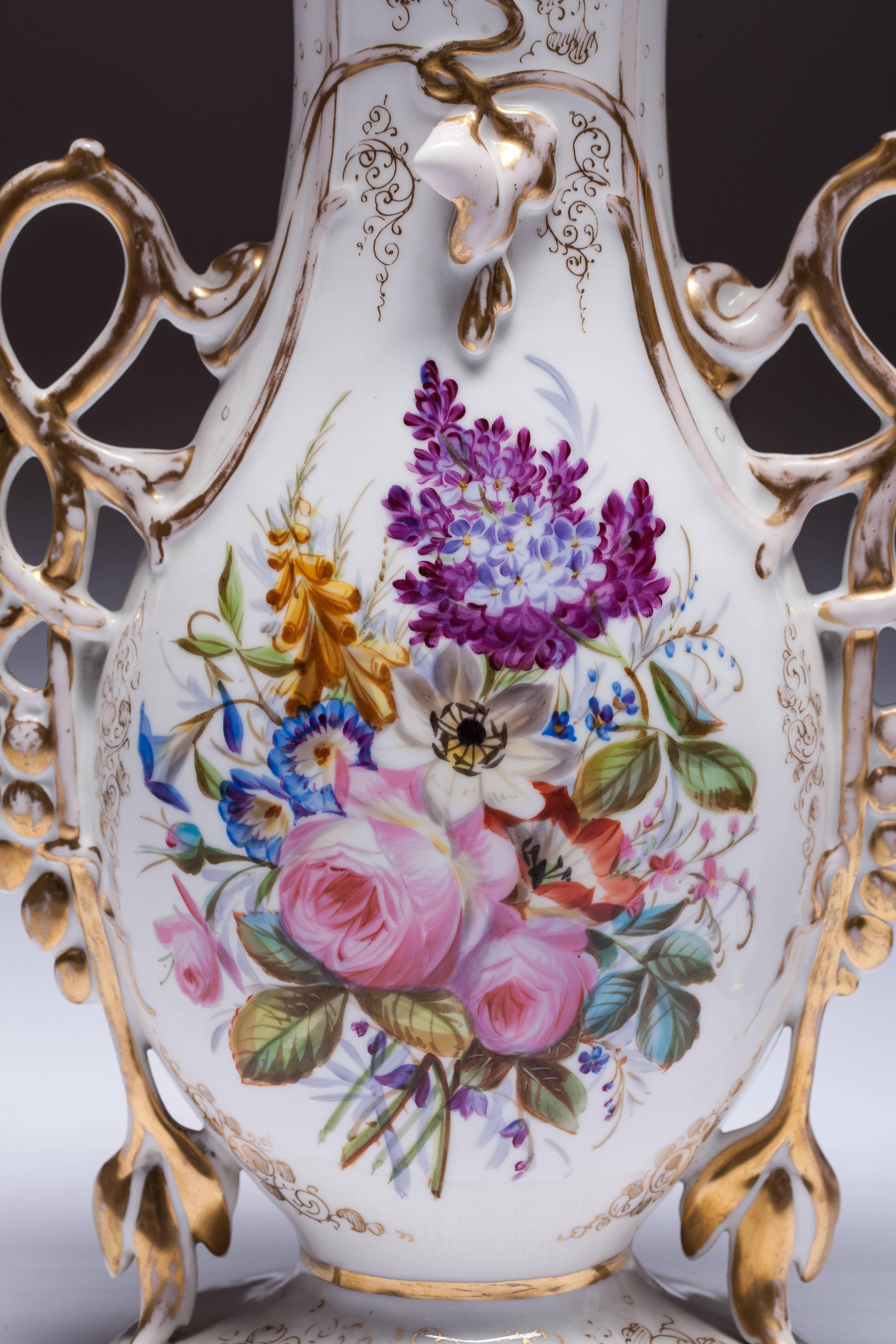 Porcelain Vases French 19th Century in Well Known Vieux Paris Porcelain Floral In Good Condition In Vilnius, LT