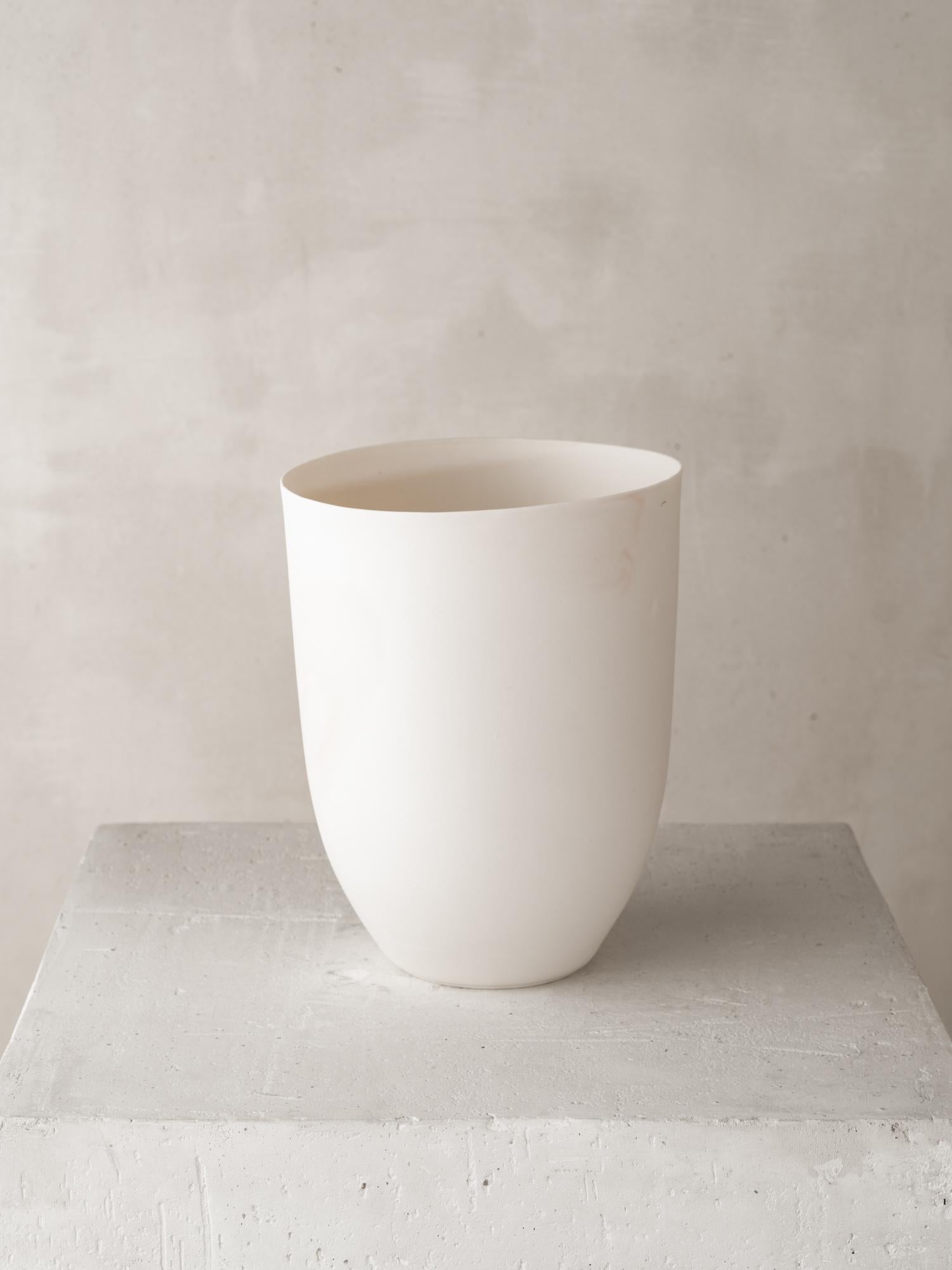 Contemporary Porcelain Vessel 230410 by Katherine Glenday For Sale