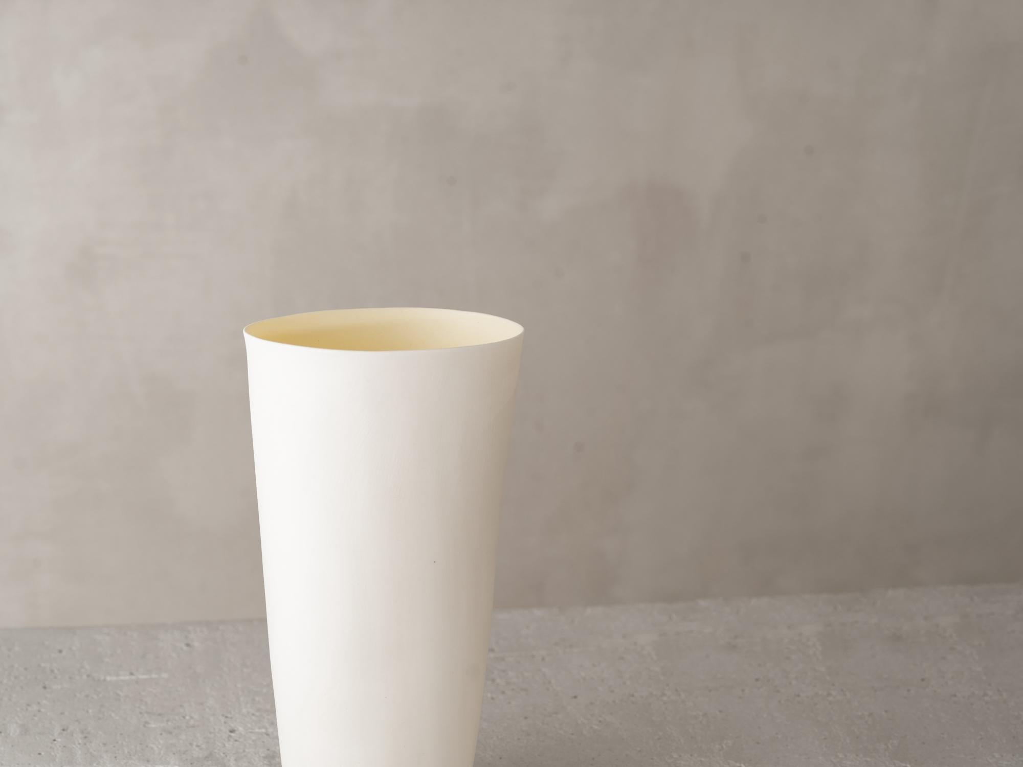 Porcelain Vessel 230435 by Katherine Glenday In New Condition For Sale In New York, NY