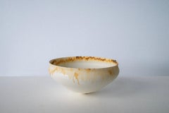 Vasija de porcelana esmaltada y óxido de hierro de Robin Kerr