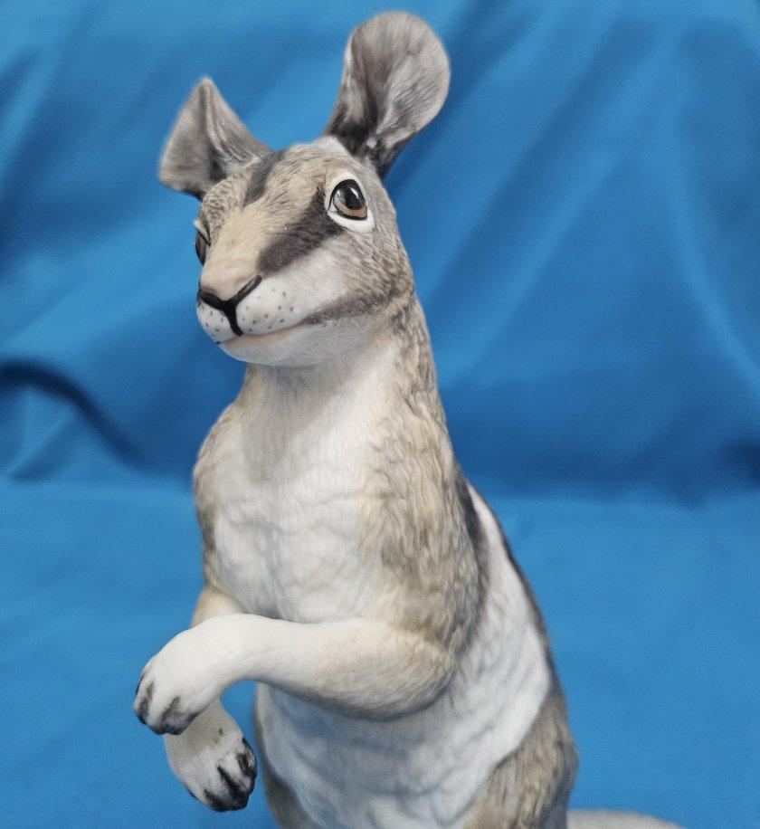 Vintage Lenox Porcelain Wallaby Sculpture, 7.5 Inches For Sale 4