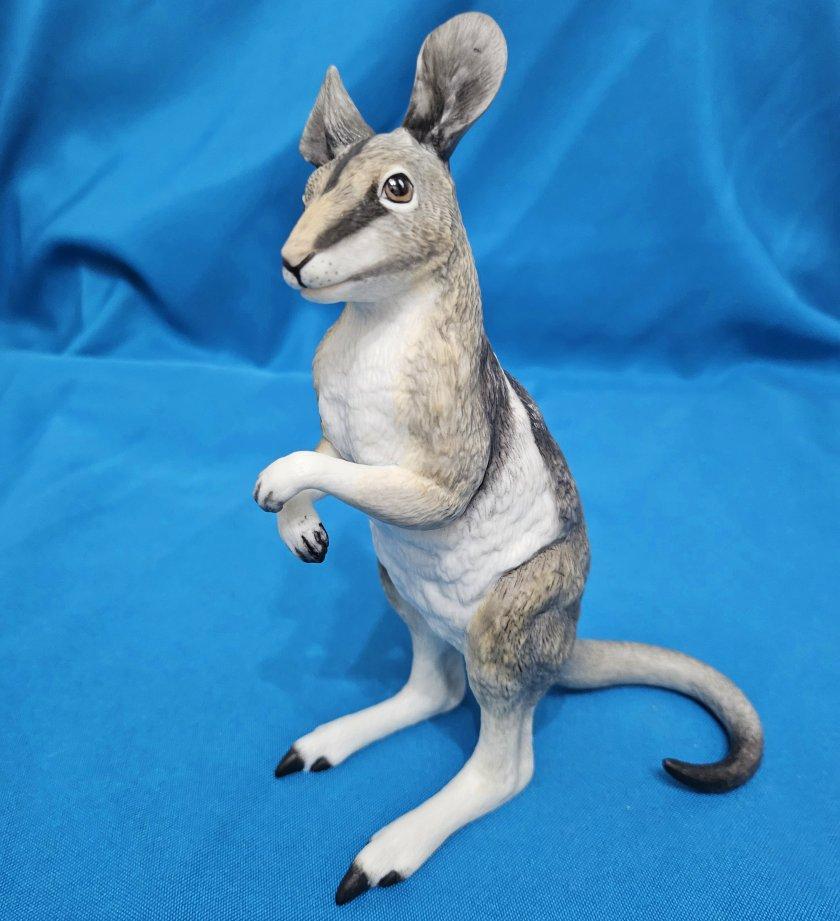 Mid-Century Modern Vintage Lenox Porcelain Wallaby Sculpture, 7.5 Inches For Sale