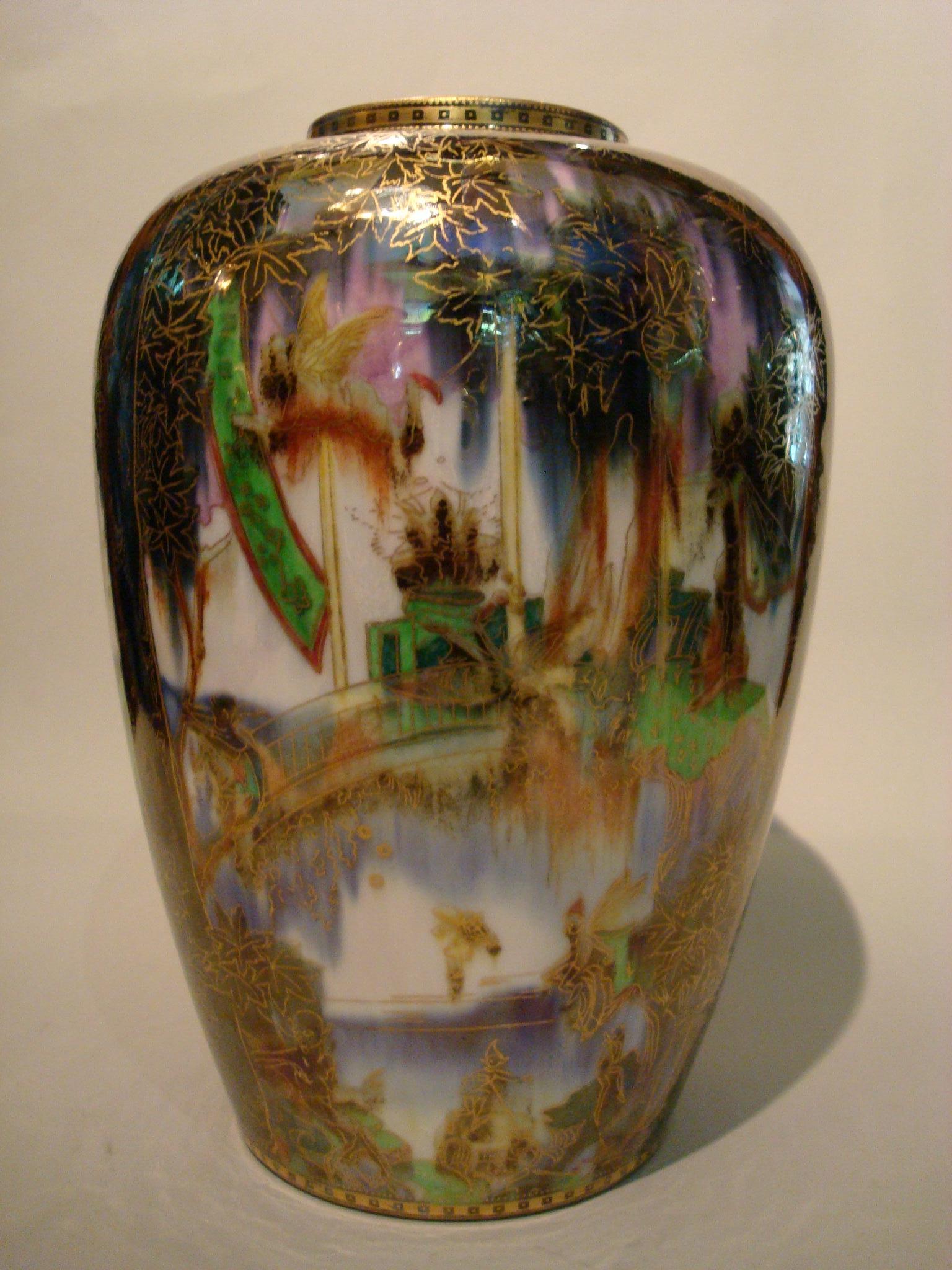 Porcelain Wedgwood Fairyland Lustre Vase 1