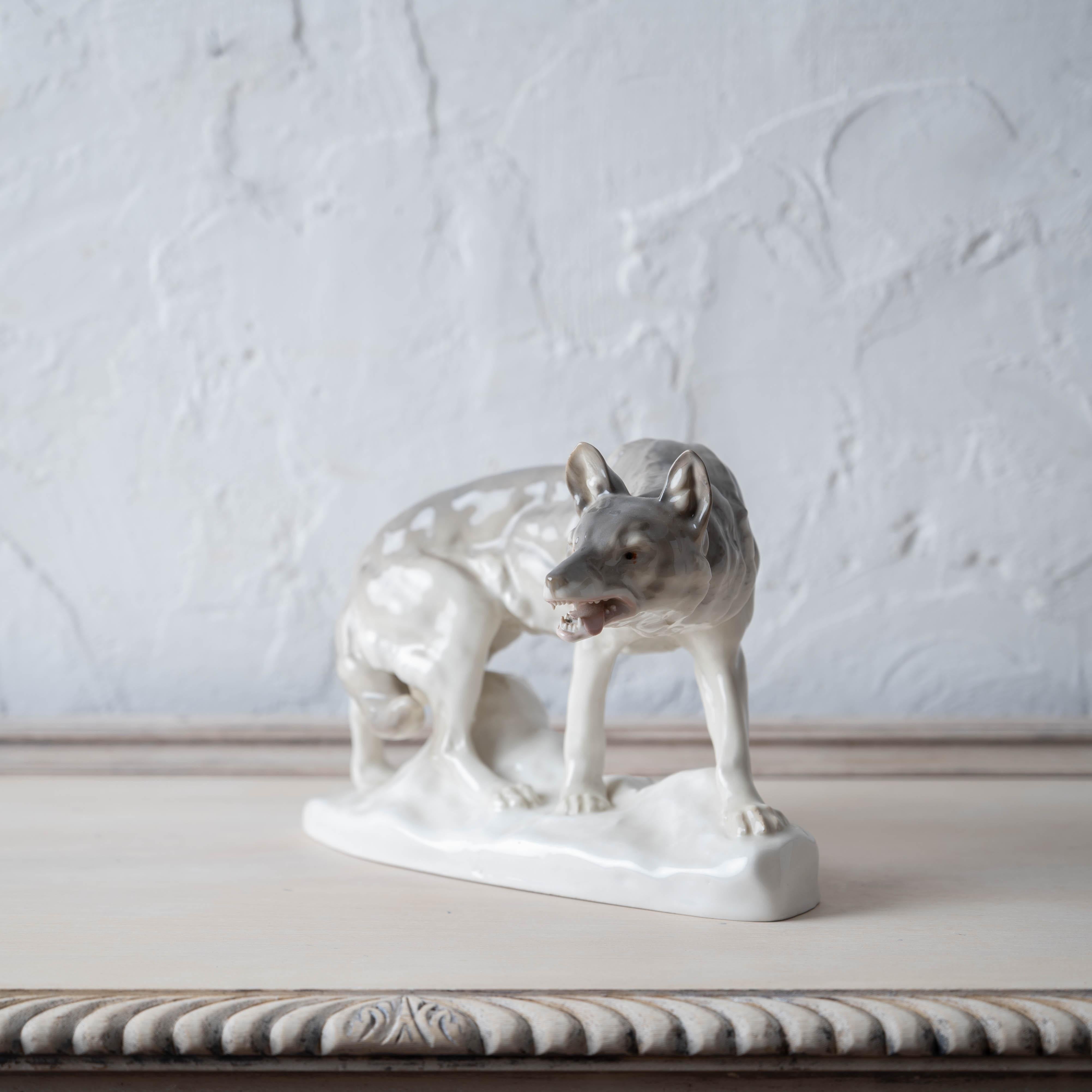 Svedese Porcelain Wolf by Waldemar Lindström for Rörstrand in vendita