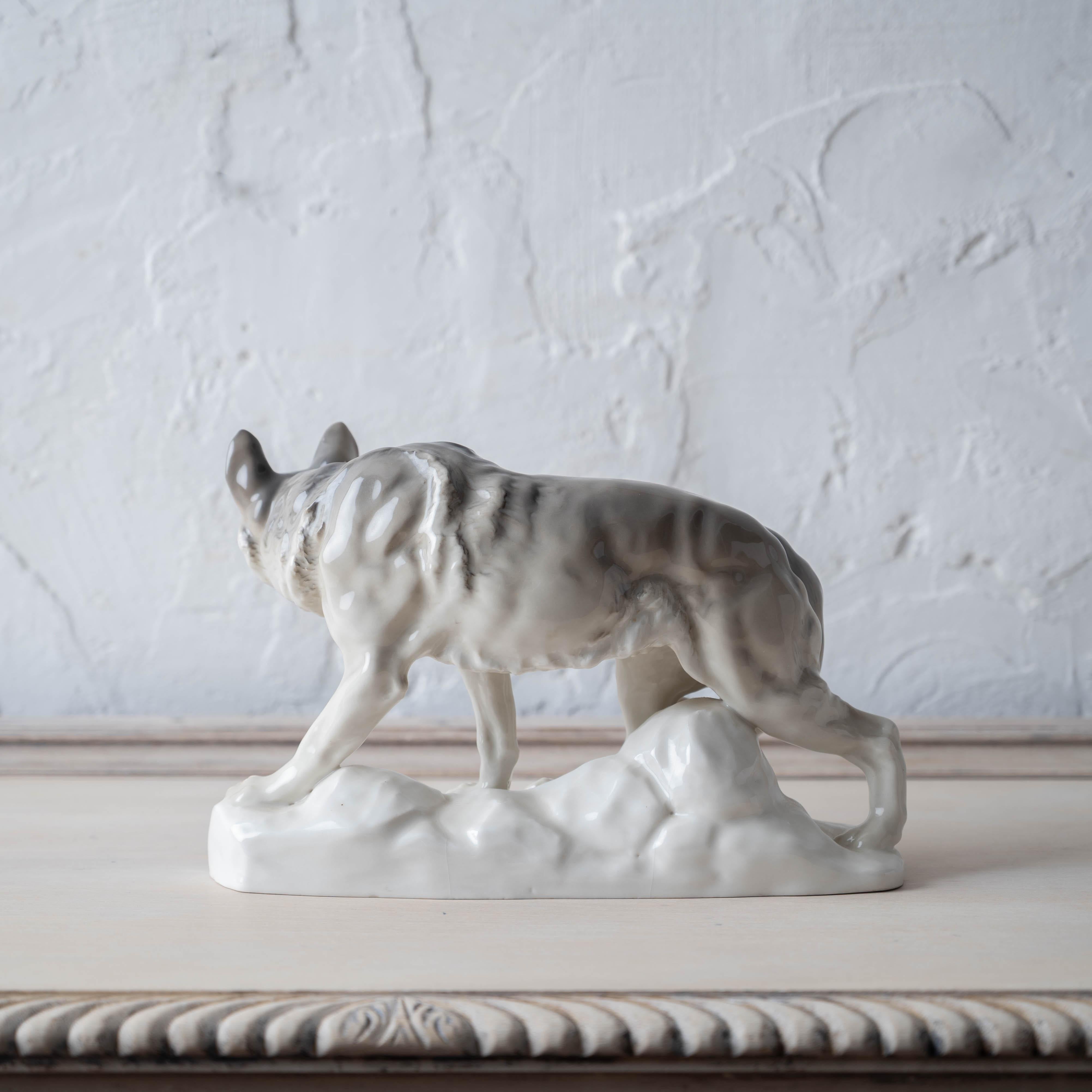 Porcelain Wolf by Waldemar Lindström for Rörstrand in vendita 2