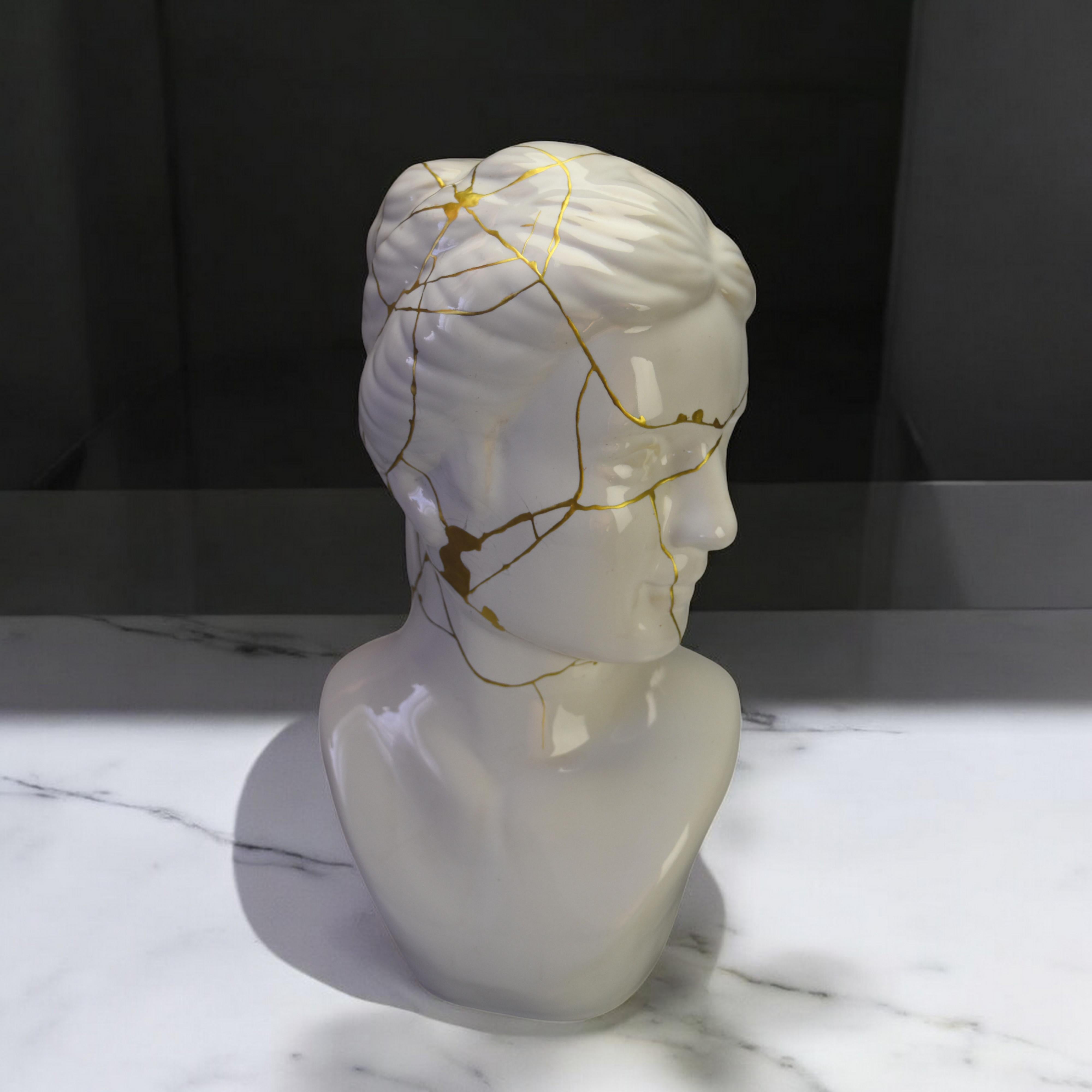 Japonisme Porcelain woman Bust with kintsugi For Sale