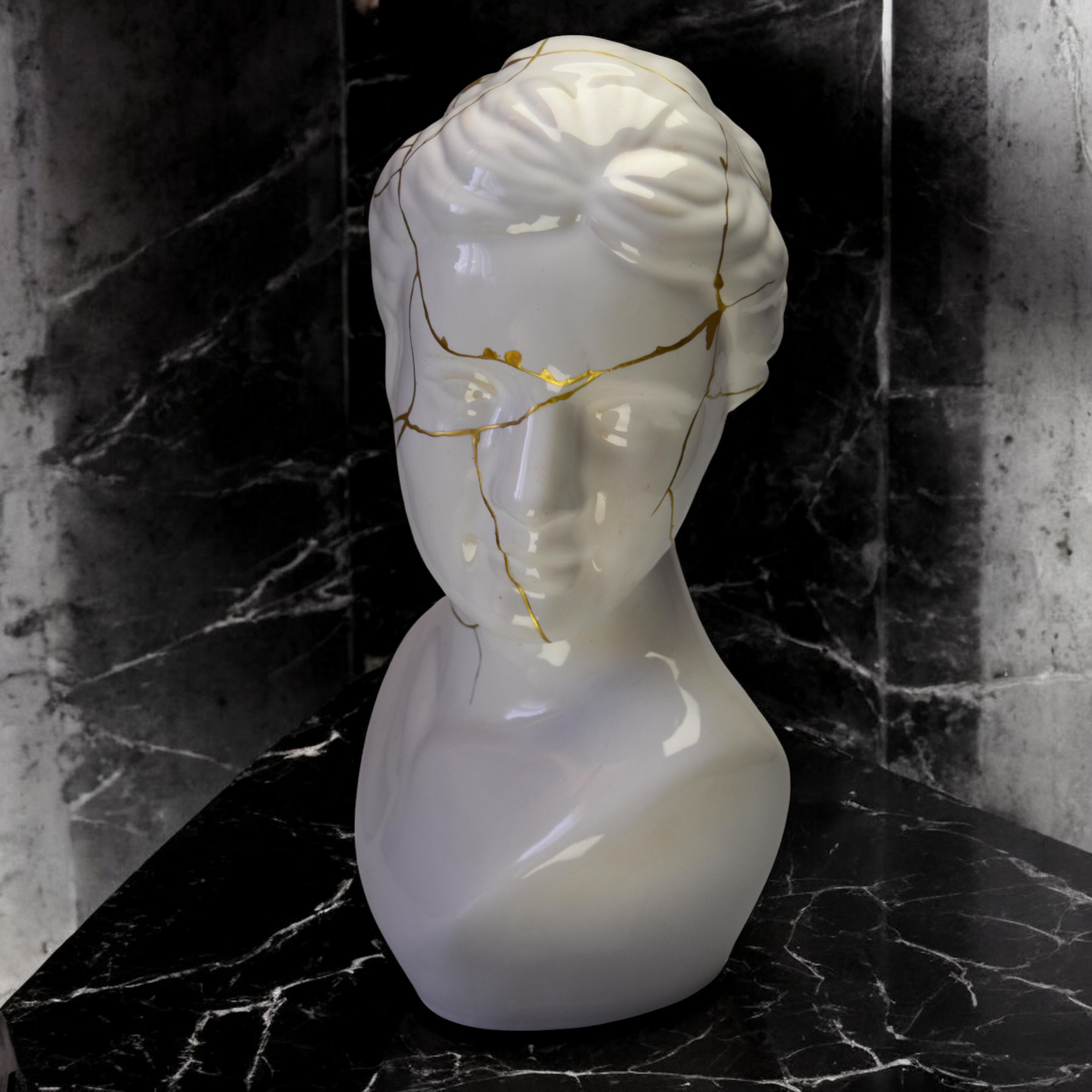 French Porcelain woman Bust with kintsugi For Sale