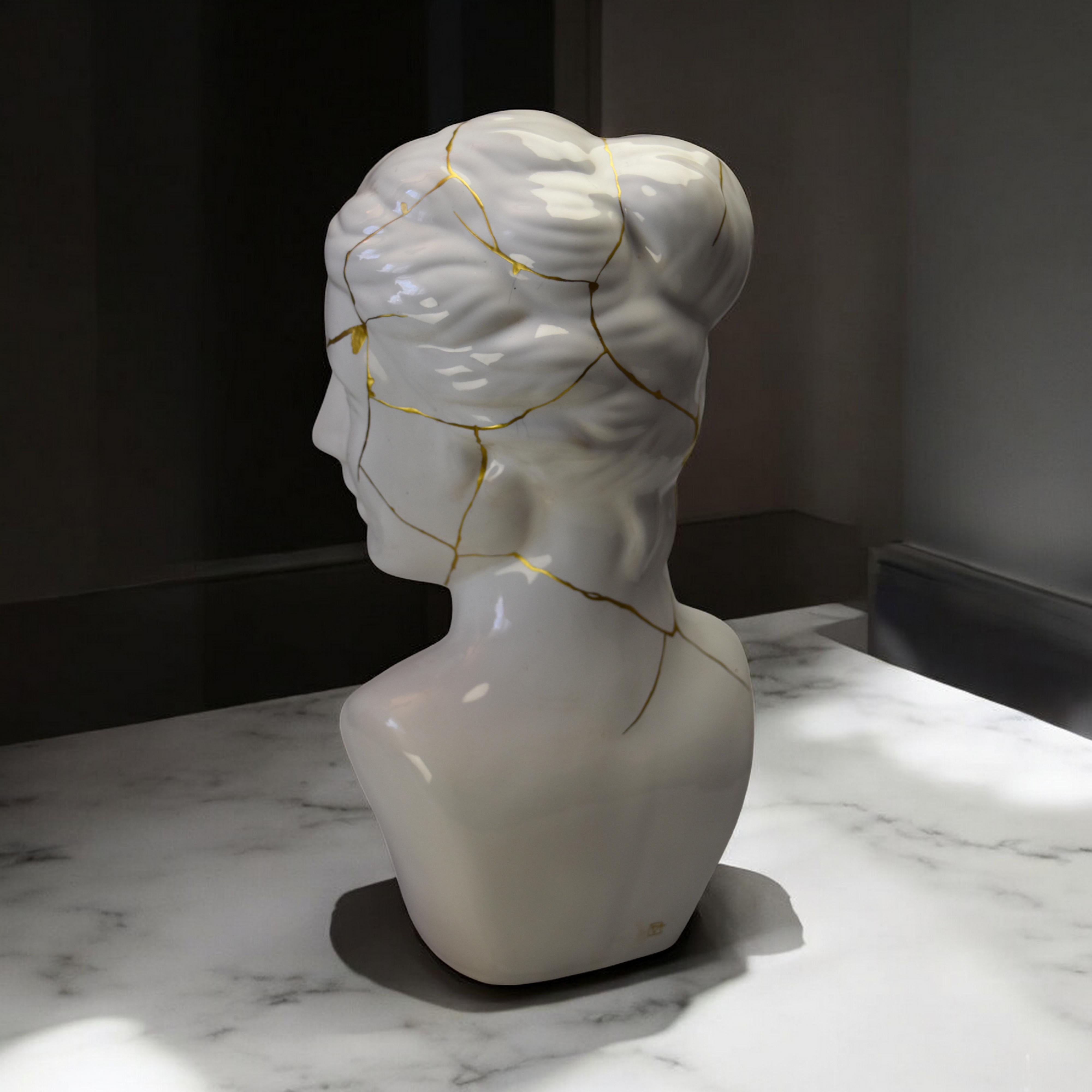 Gilt Porcelain woman Bust with kintsugi For Sale