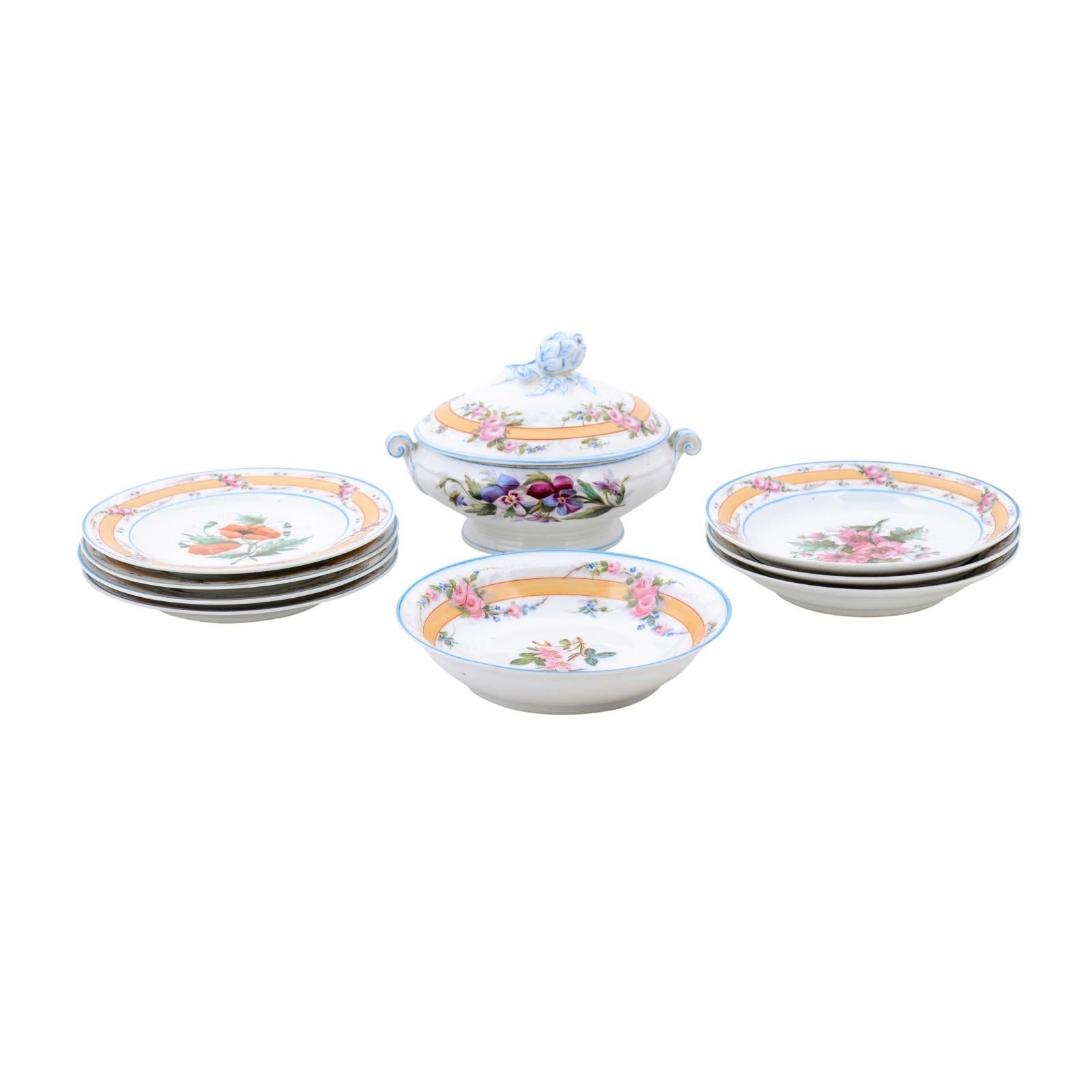 Porcelaine de Paris 19th Century Floral Dish Set with Casserole and Plates For Sale