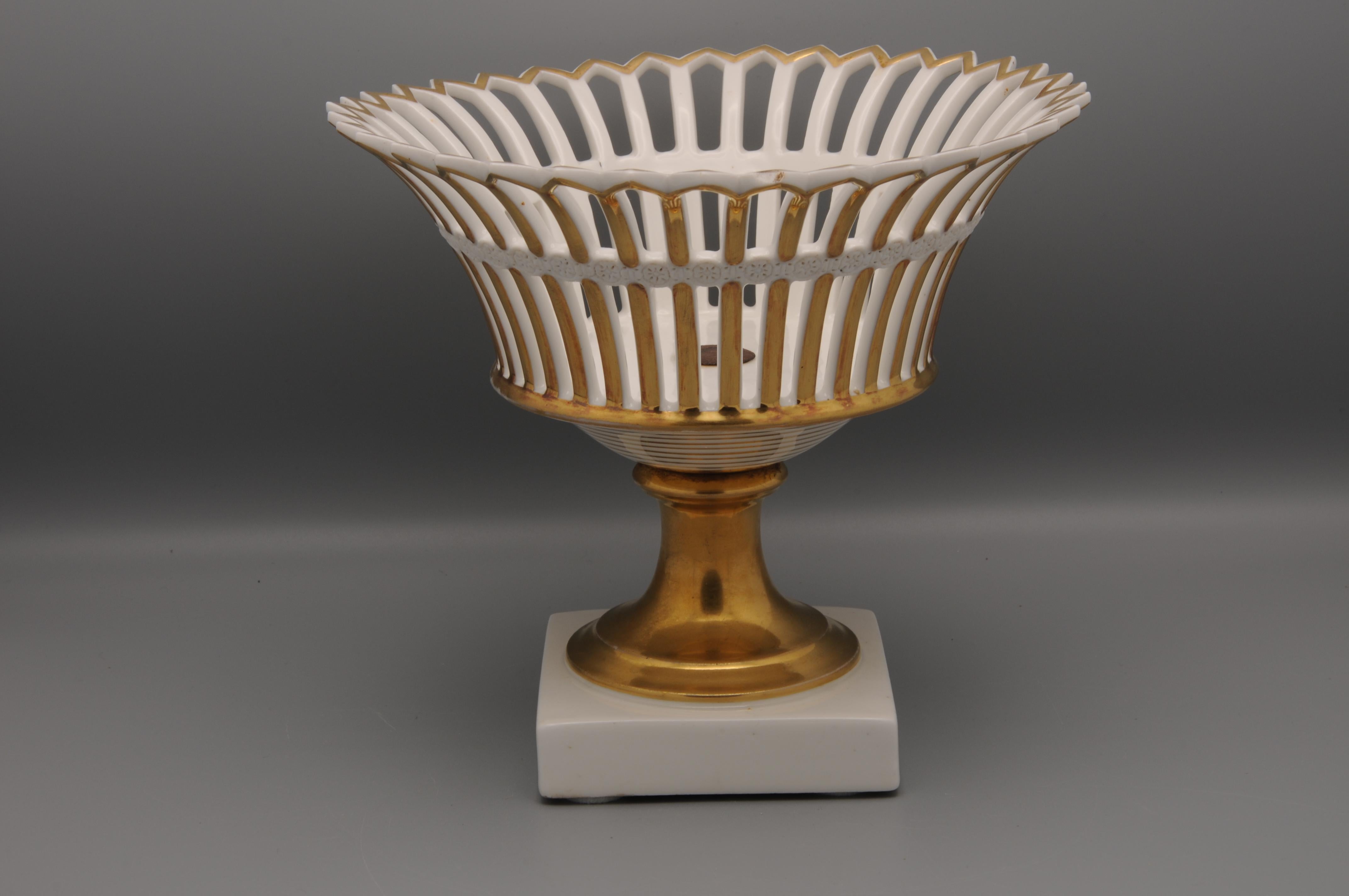 Porcelaine de Paris - Empire Tafelaufsatz Retikuliert Coupe (Vergoldet) im Angebot