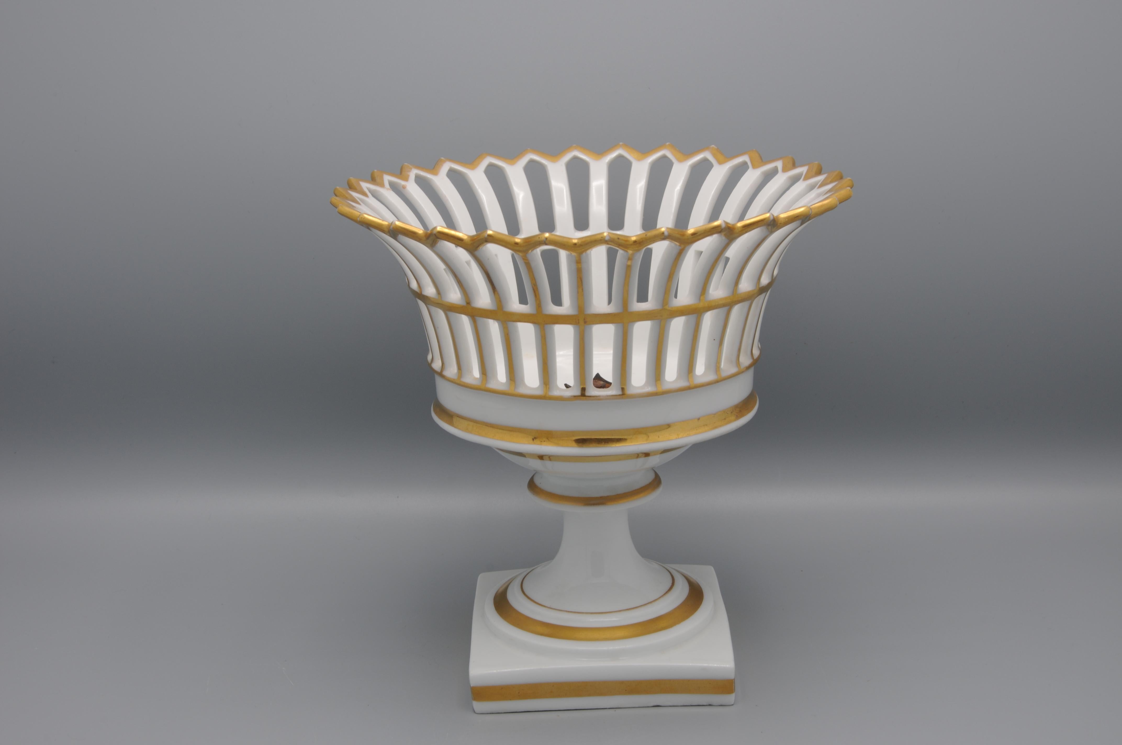 Porcelaine de Paris - Ajour Tafelaufsatz Coupe (Vergoldet) im Angebot