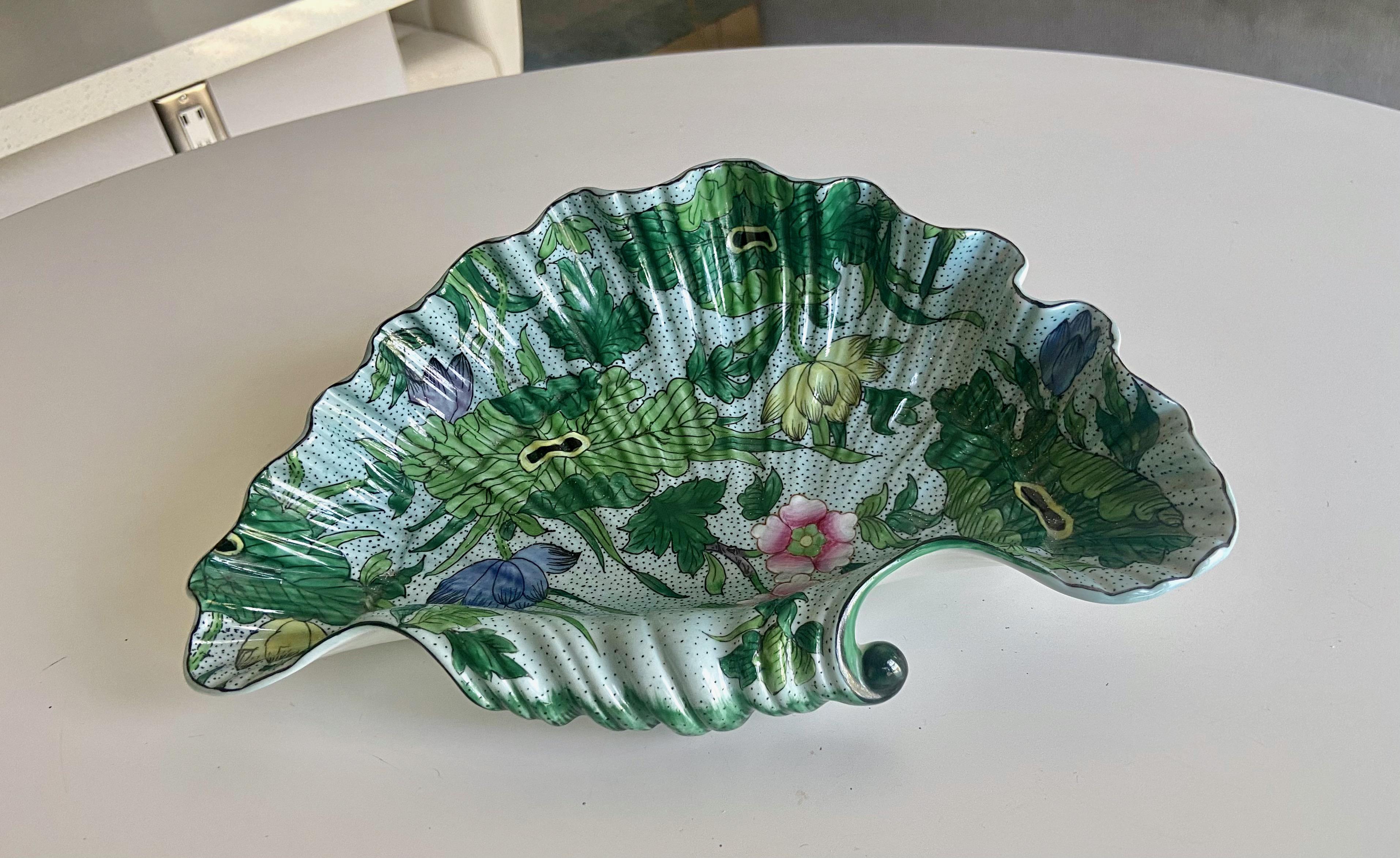 Porcelaine De Paris Clam Shell Bowl For Sale 7