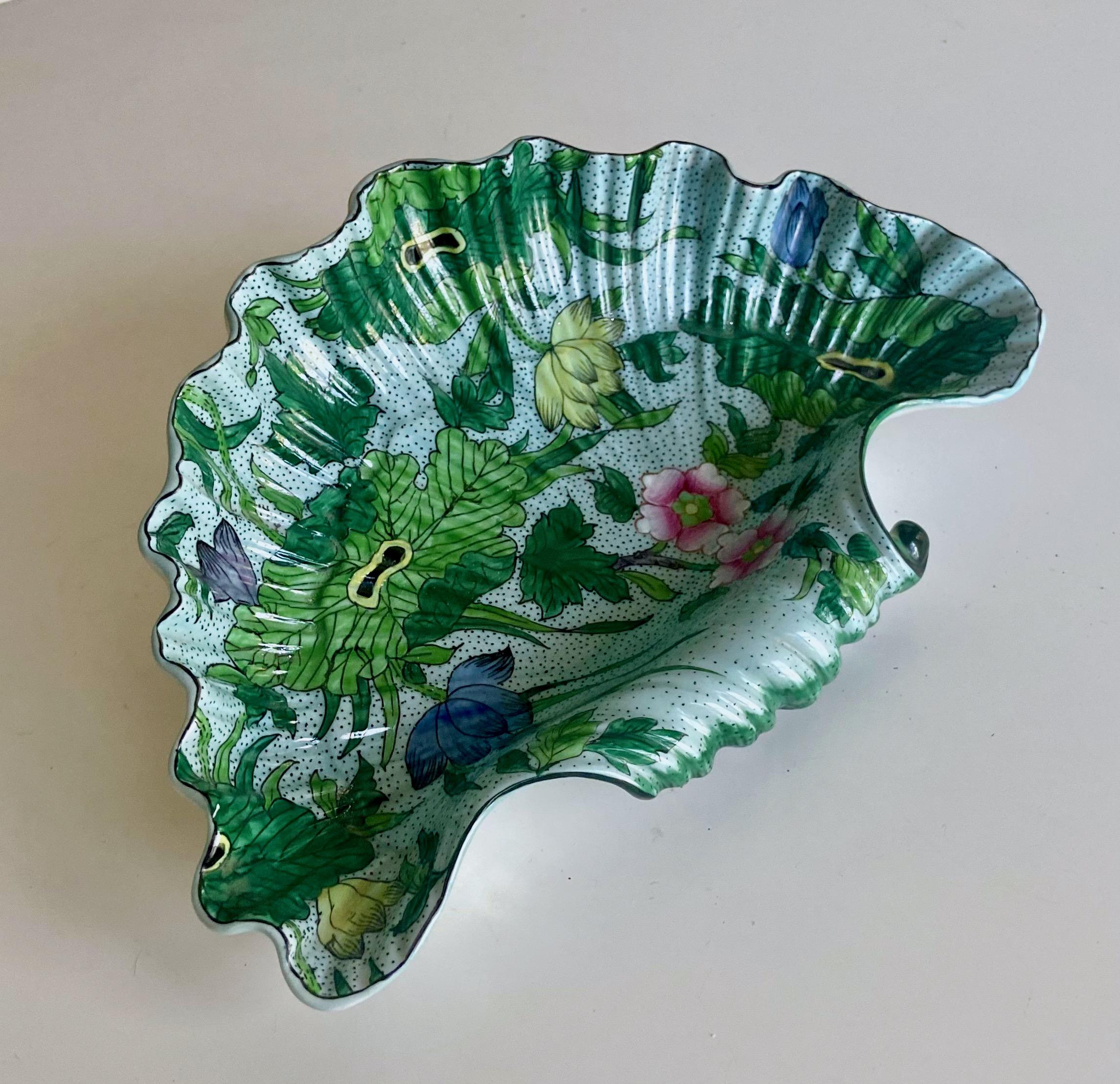 Porcelaine De Paris Clam Shell Bowl For Sale 3