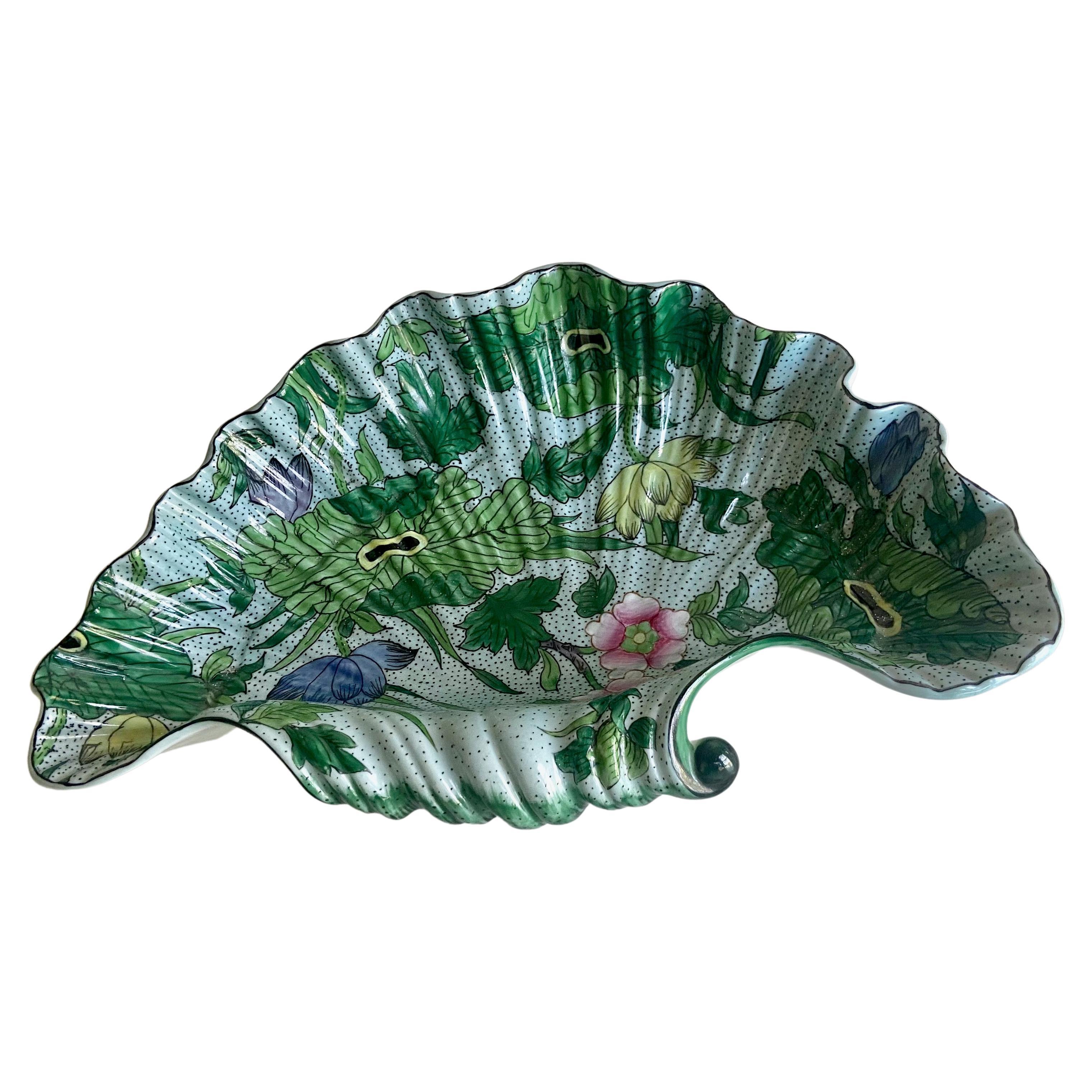 Porcelaine De Paris Clam Shell Bowl For Sale