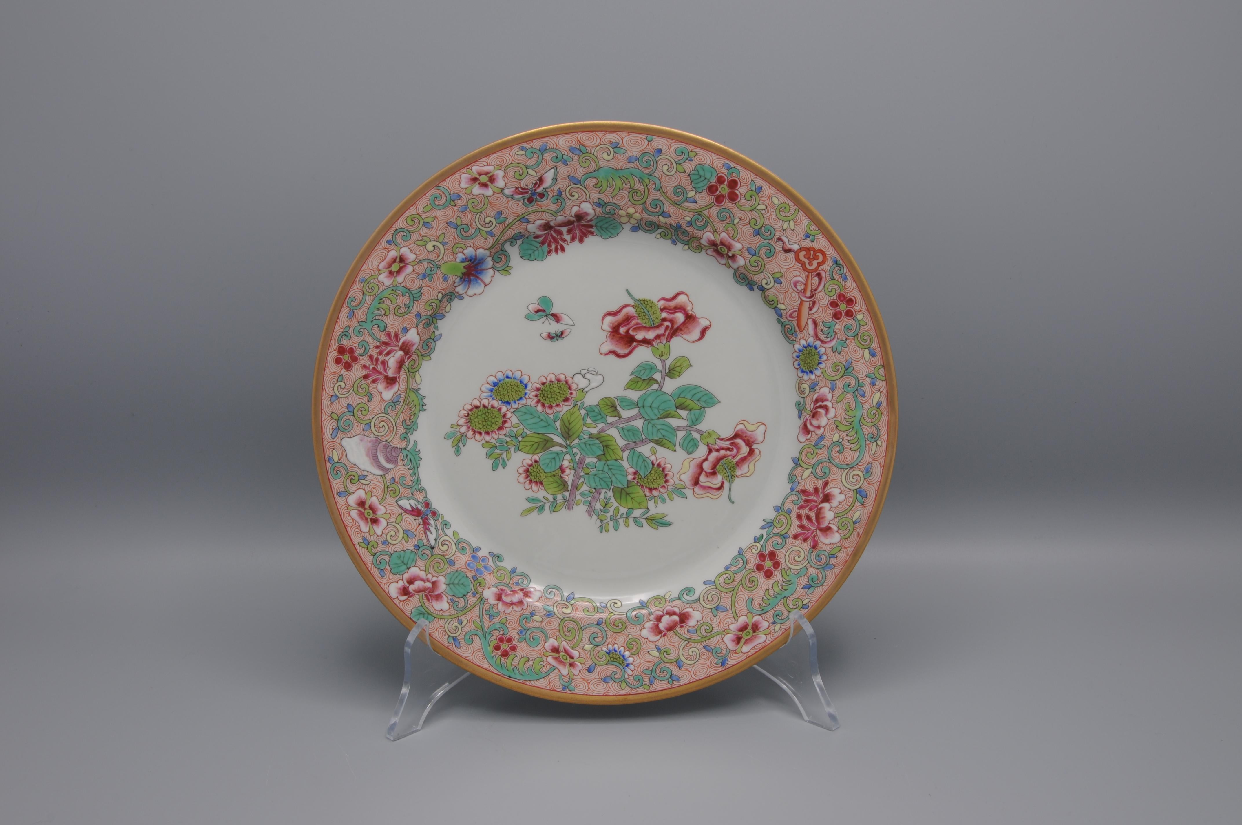 Chinoiserie Porcelaine de Paris - Famille rose plate For Sale