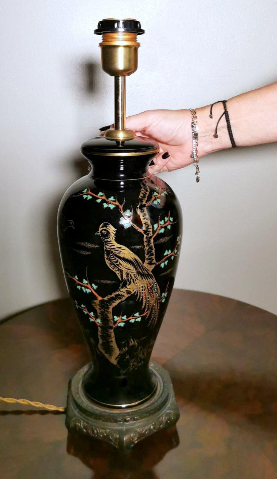 Rare lampe française en porcelaine polie noire peinte à la main en vente 7