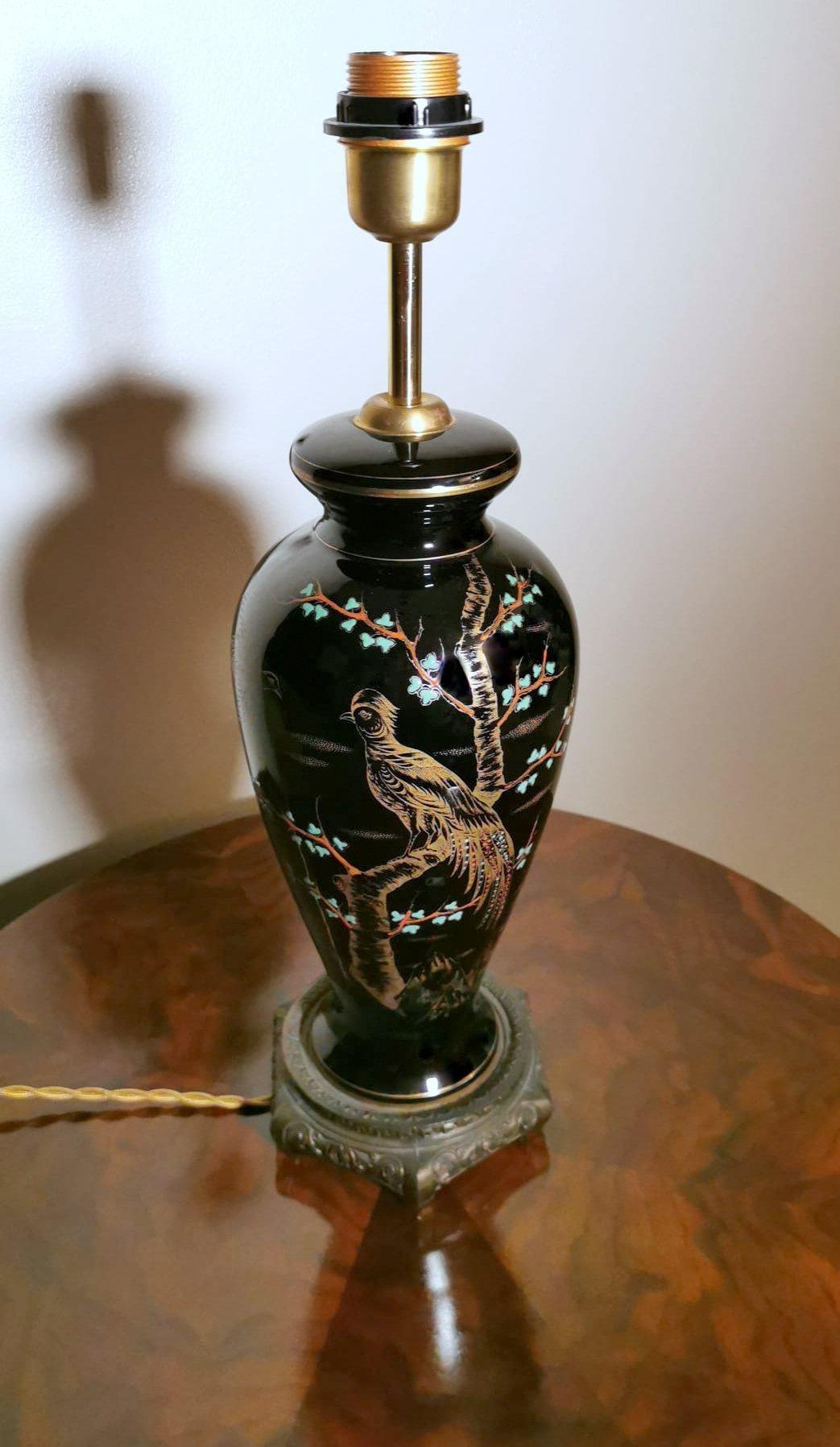 Porcelaine De Paris Rare French Lamp in Black Polished Porcelain Hand Painted In Good Condition For Sale In Prato, Tuscany