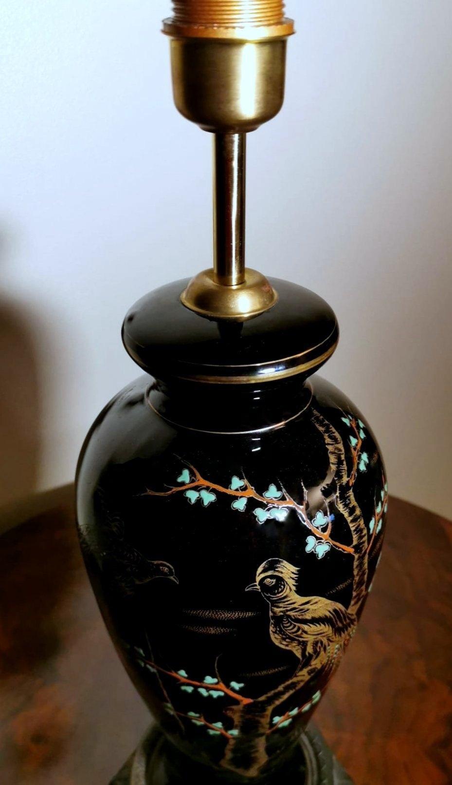 20ième siècle Rare lampe française en porcelaine polie noire peinte à la main en vente