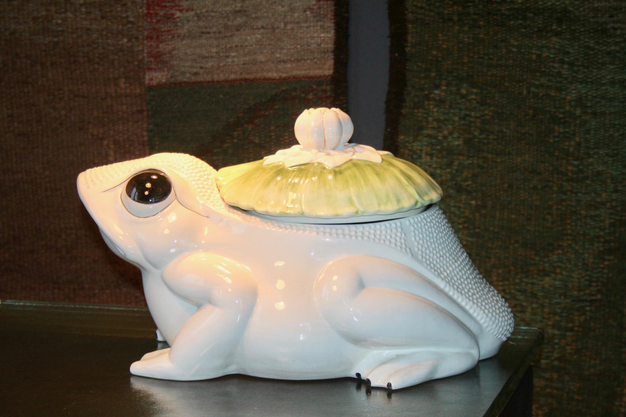 Jardinière grenouille en porcelaine en vente 5