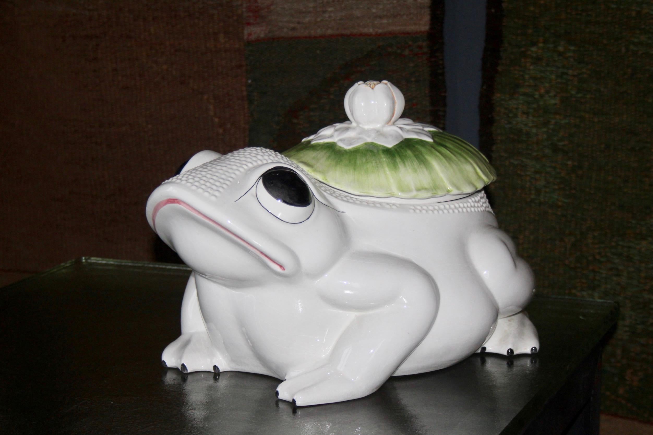 Italian Porcelaine frog jardiniere For Sale