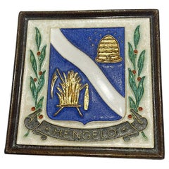 Porceleyne Fles Delft Cloisonné Fliese mit dem Wappen von Hengelo