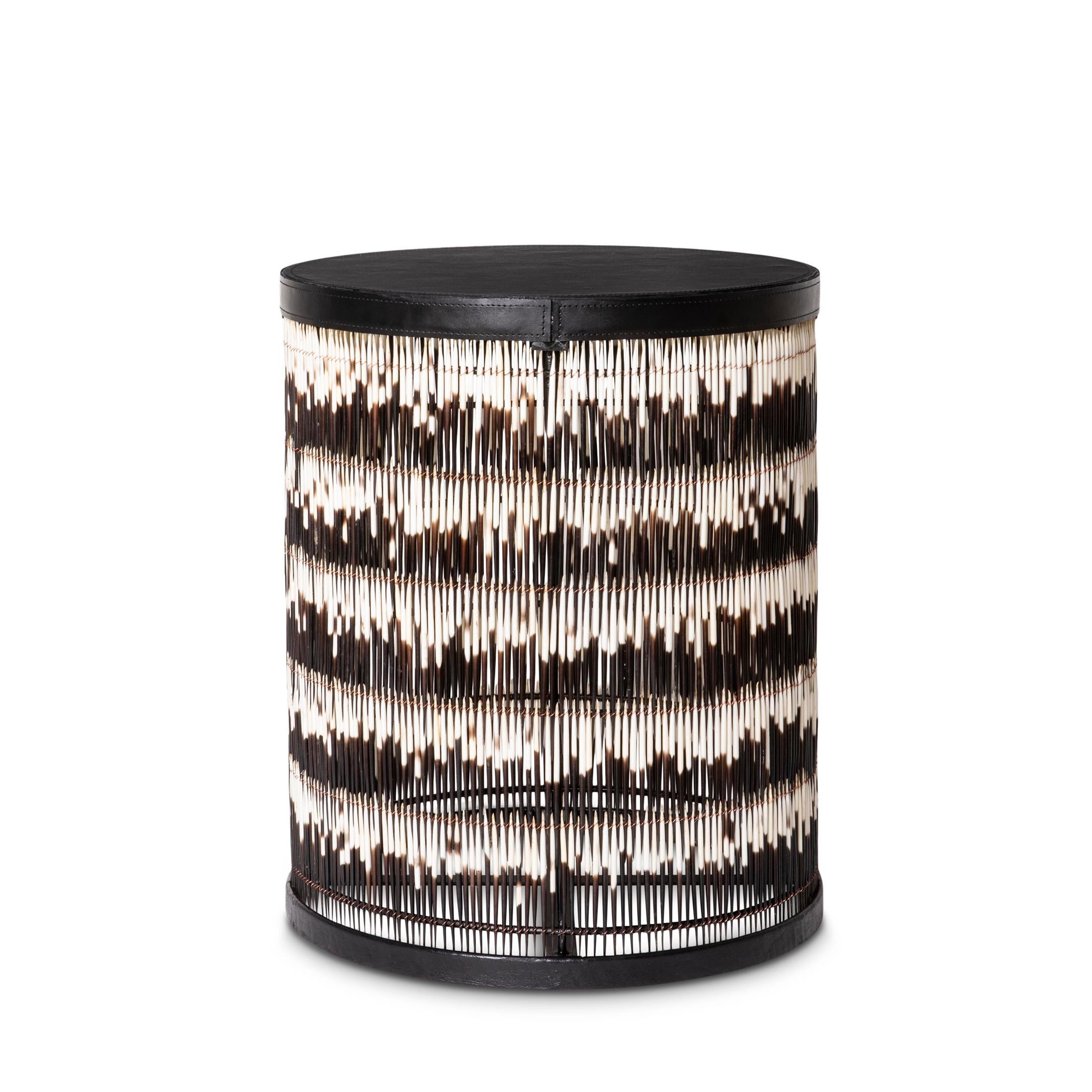 Sud-africain Table d'appoint cylindrique Porcupine Quill en vente