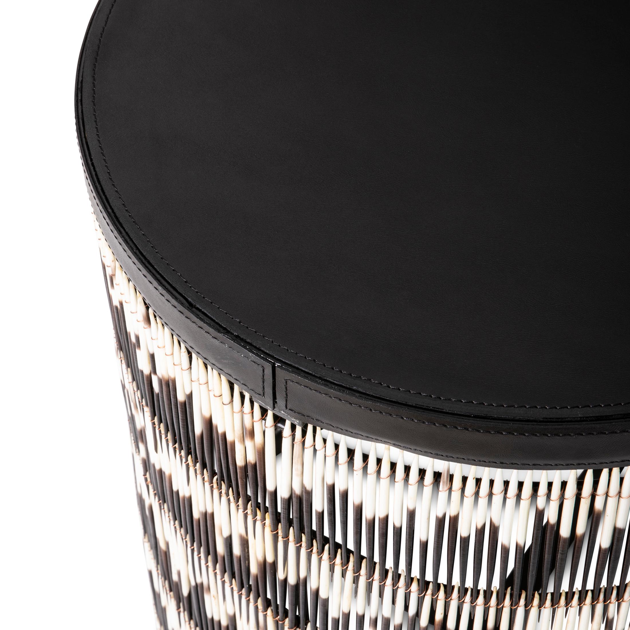 Table d'appoint cylindrique Porcupine Quill Neuf - En vente à New York, NY